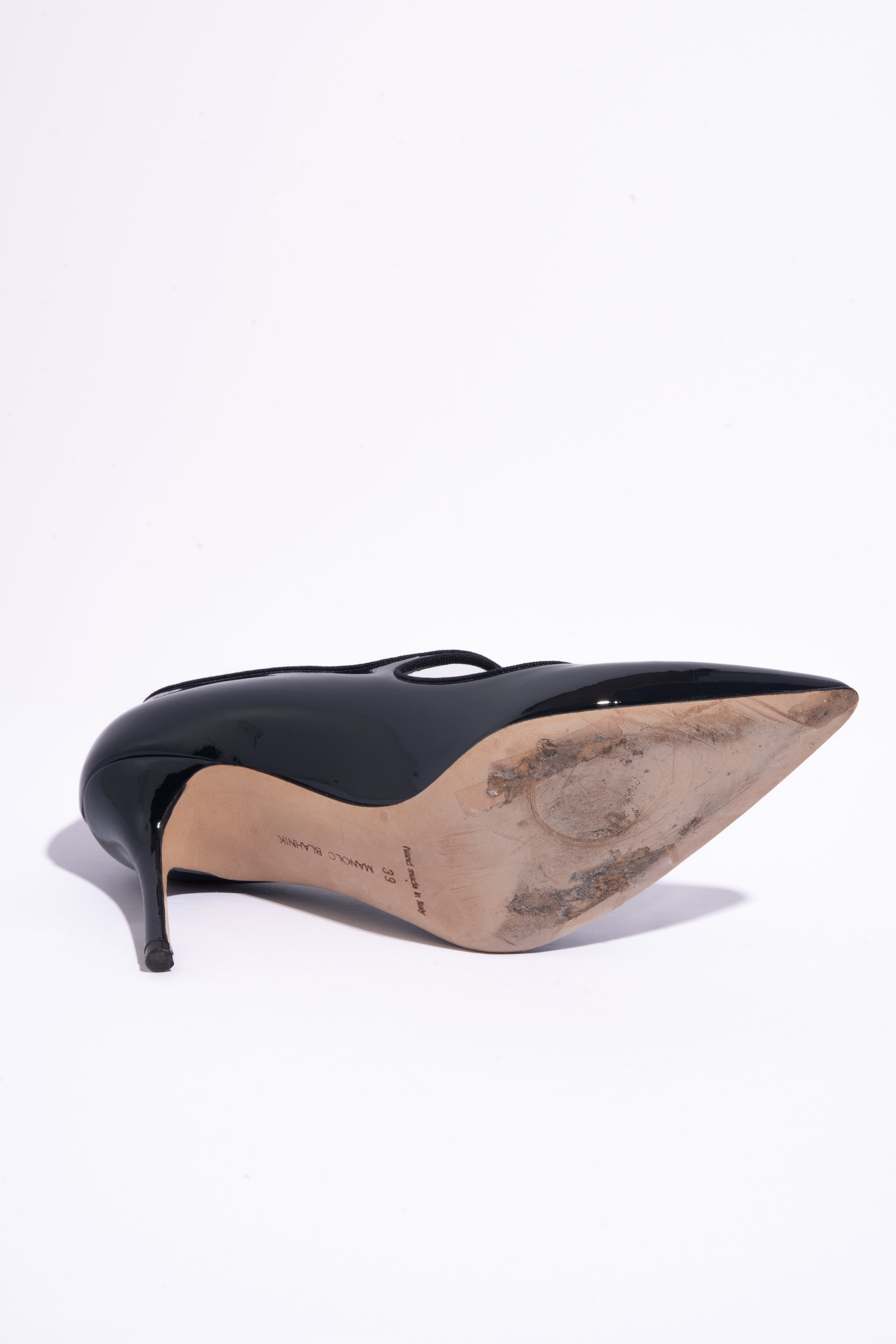 MANOLO BLAHNIK Navy Patent Mary Jane Pumps (Sz. 39)