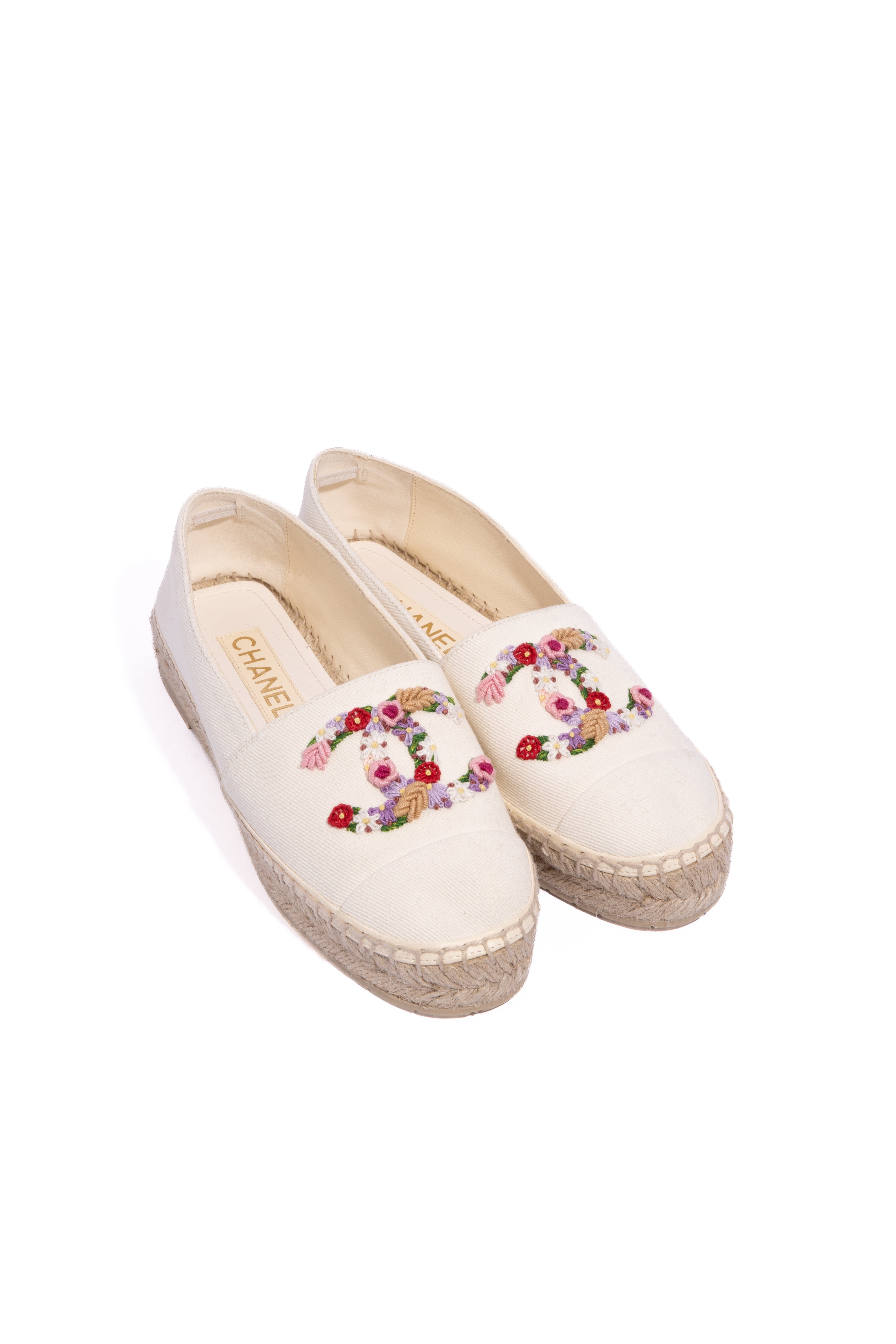 CHANEL Cream Floral CC Woven Espadrille Loafers (Sz. 39)