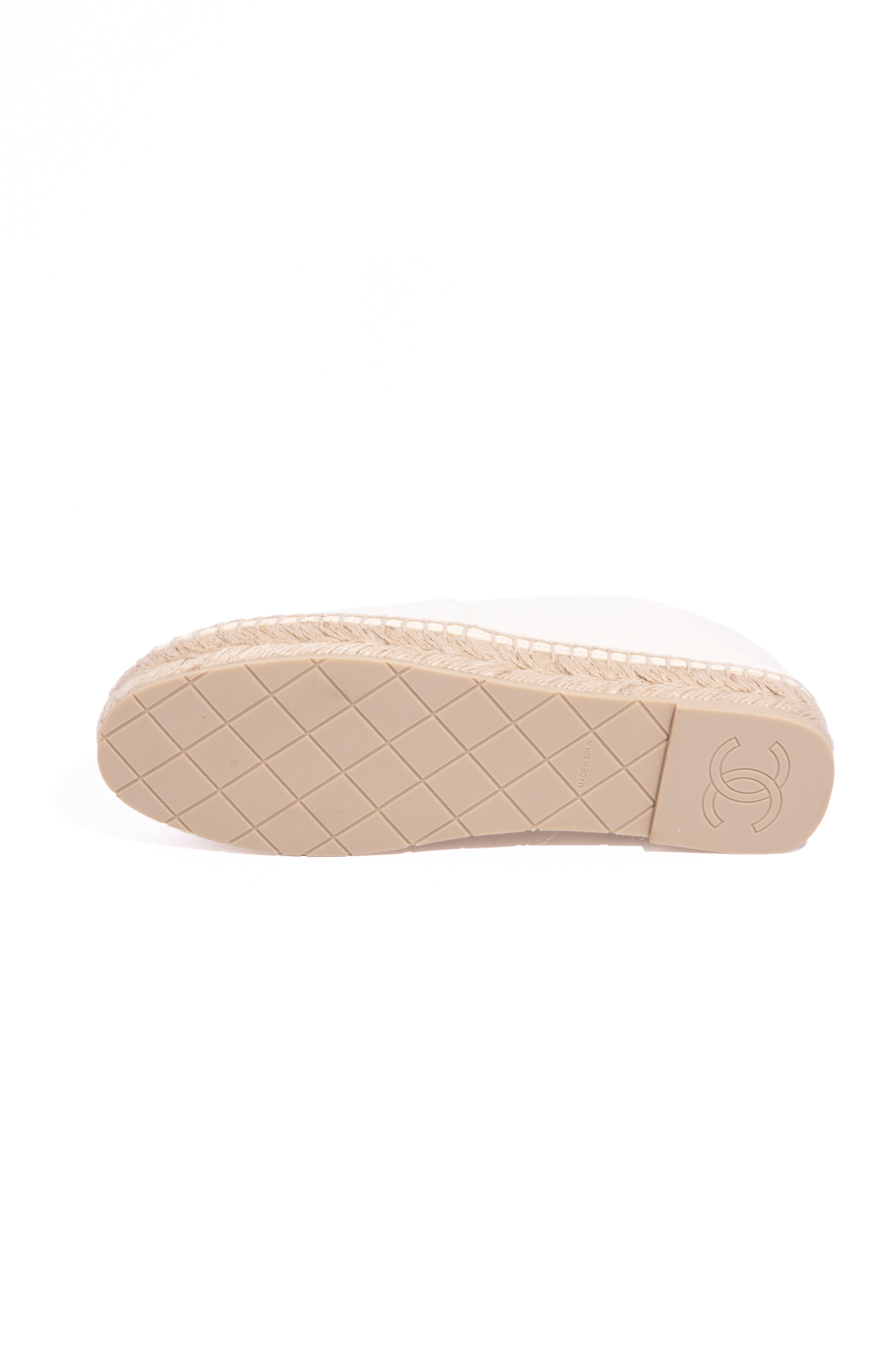 CHANEL Cream Floral CC Woven Espadrille Loafers (Sz. 39)