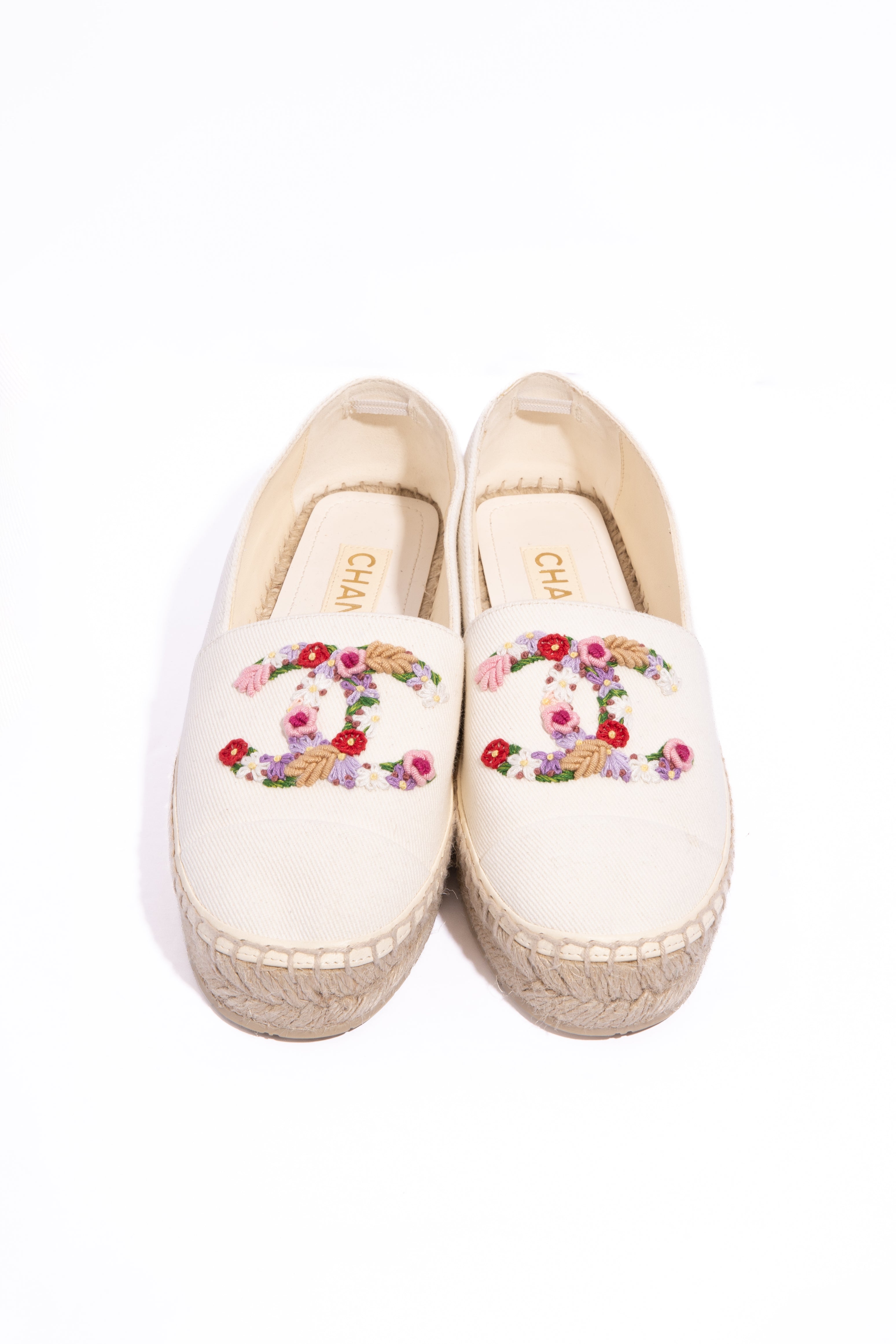 CHANEL Cream Floral CC Woven Espadrille Loafers (Sz. 39)