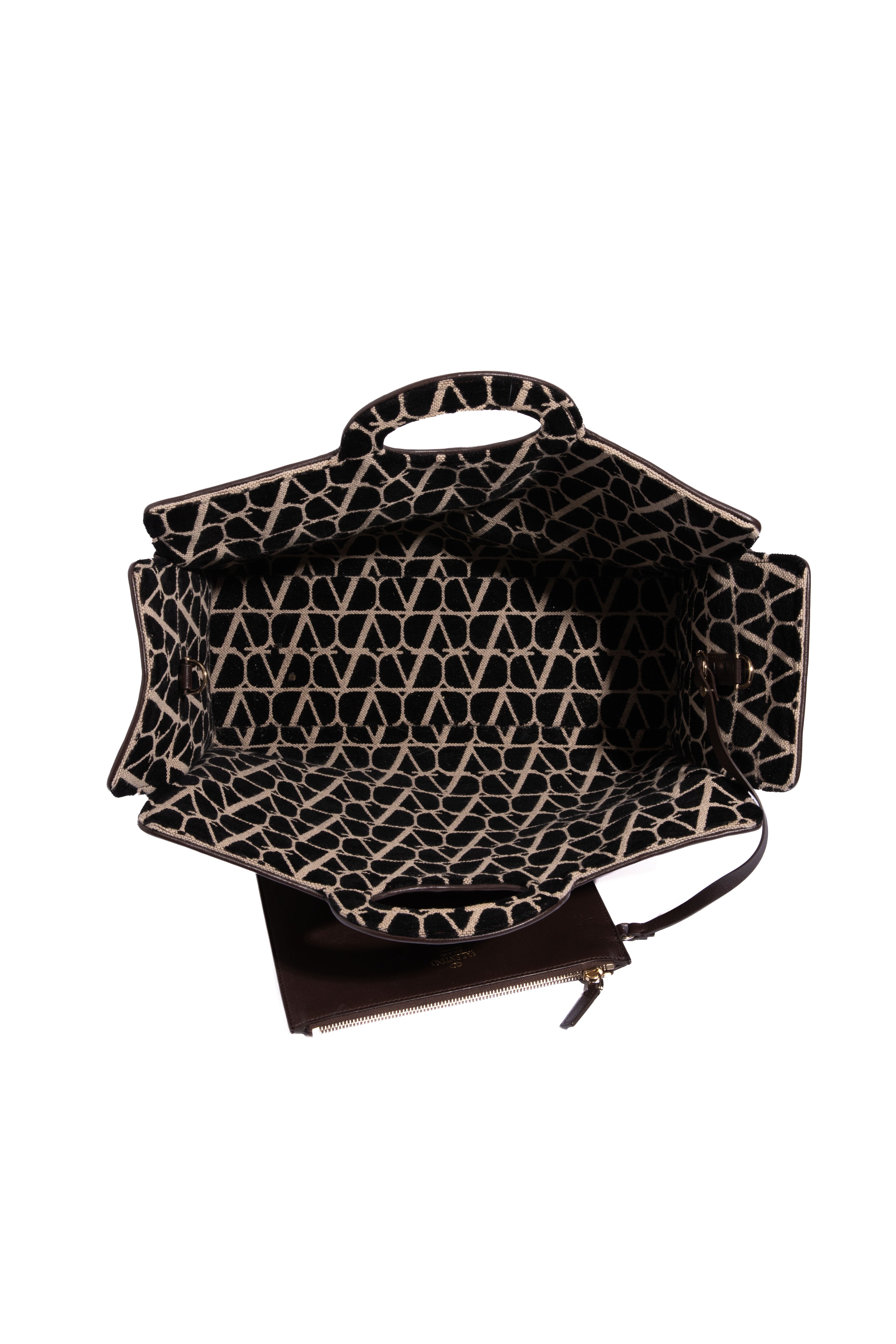 VALENTINO GARAVANI 2022 Cream/Black 'Le Troisieme' VLogo Large Tote