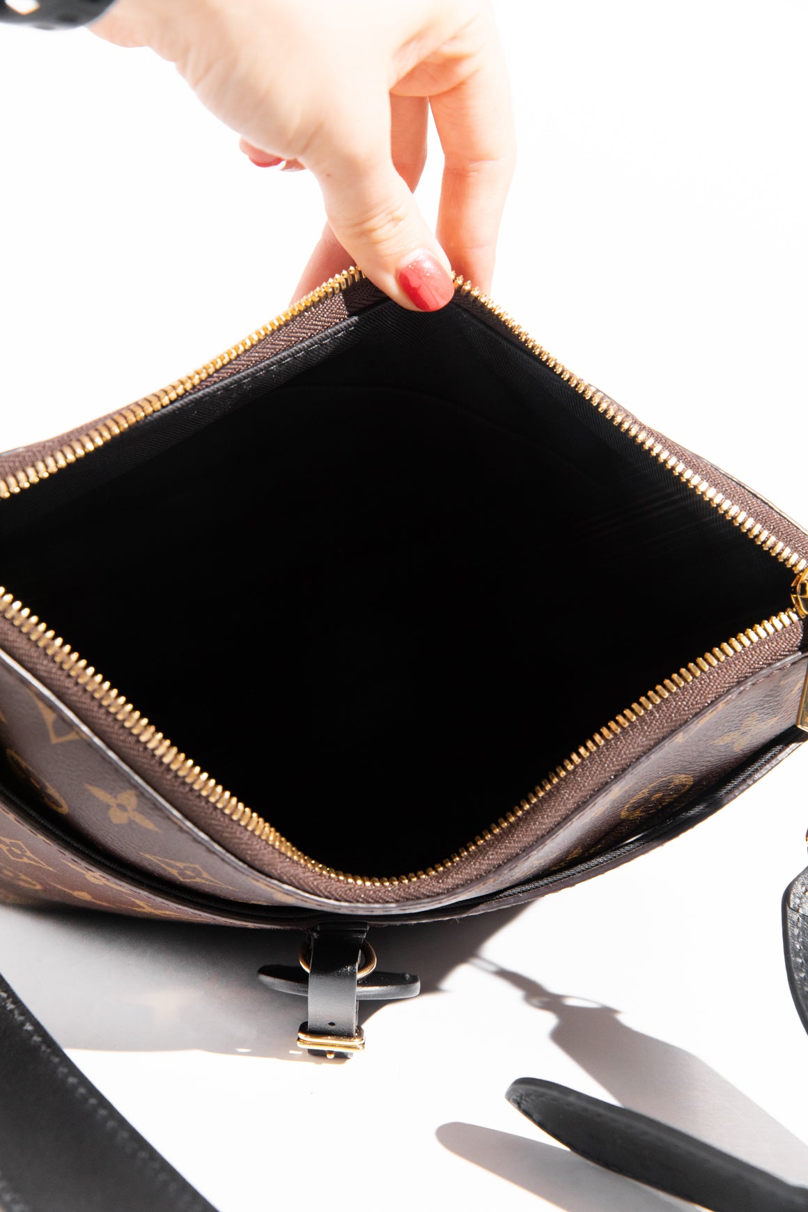 LOUIS VUITTON Classic Monogram Montaigne MM