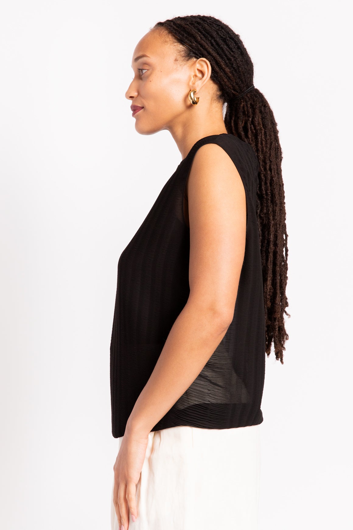 THE ROW Black Pleated Sleeveless Blouse