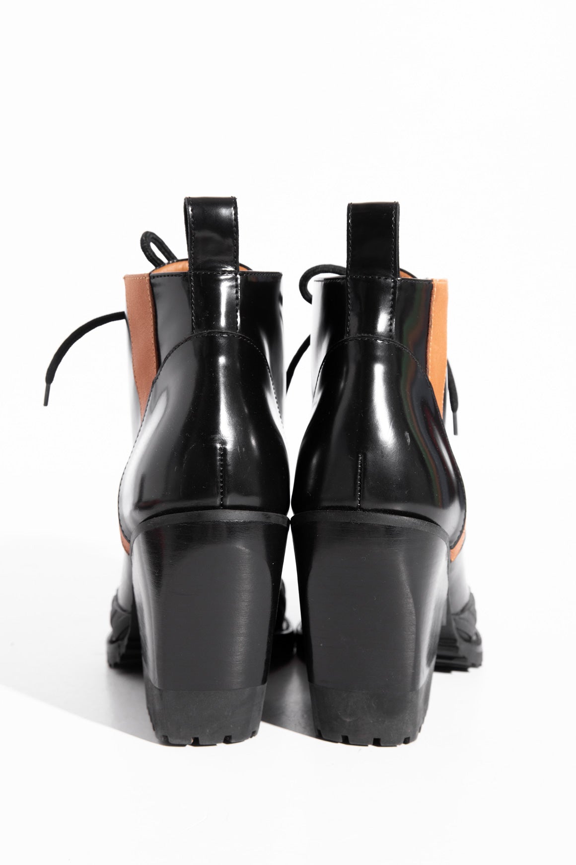 CHLOE Pointed Toe Lace Up Heeled Boots (Sz. 40)