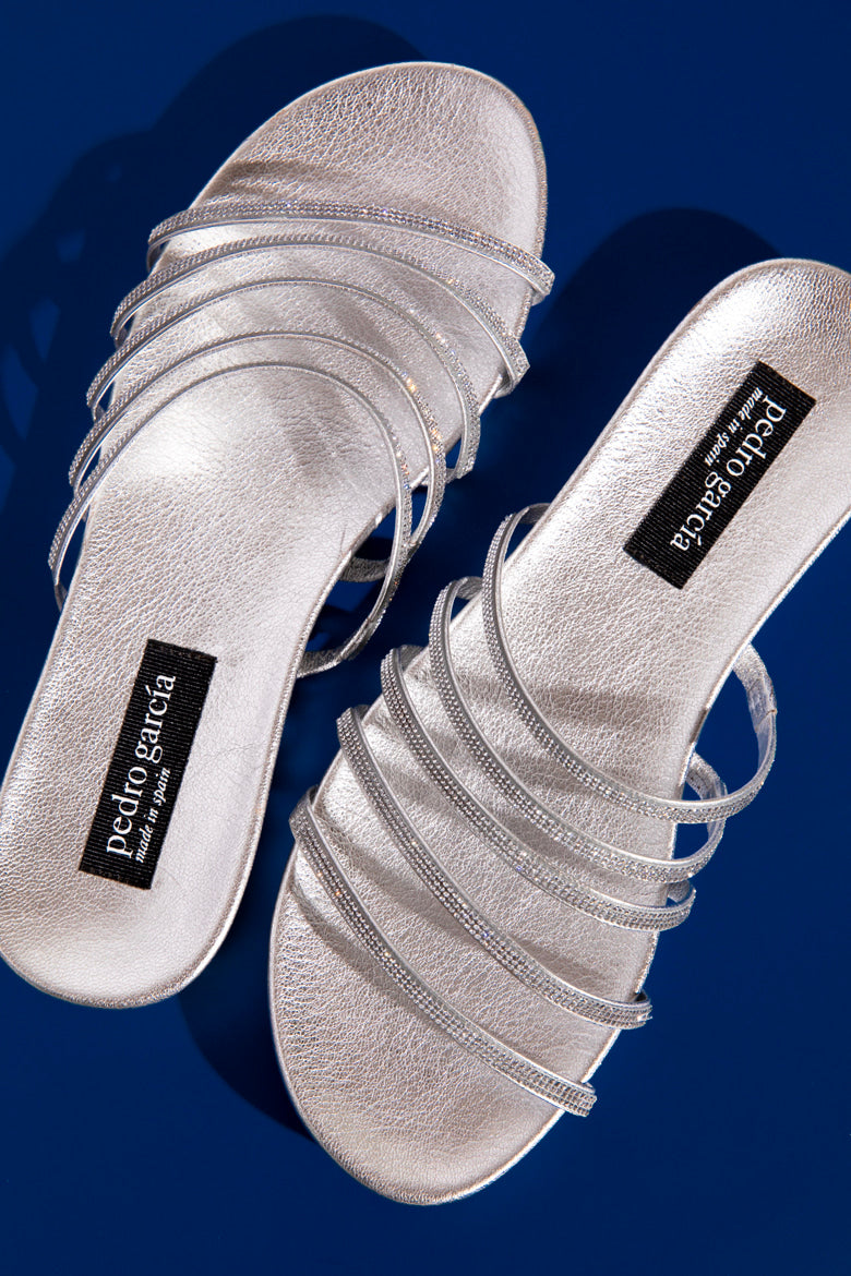 PEDRO GARCIA Silver Metallic Crystal Strap Sandals (Sz. 38.5)