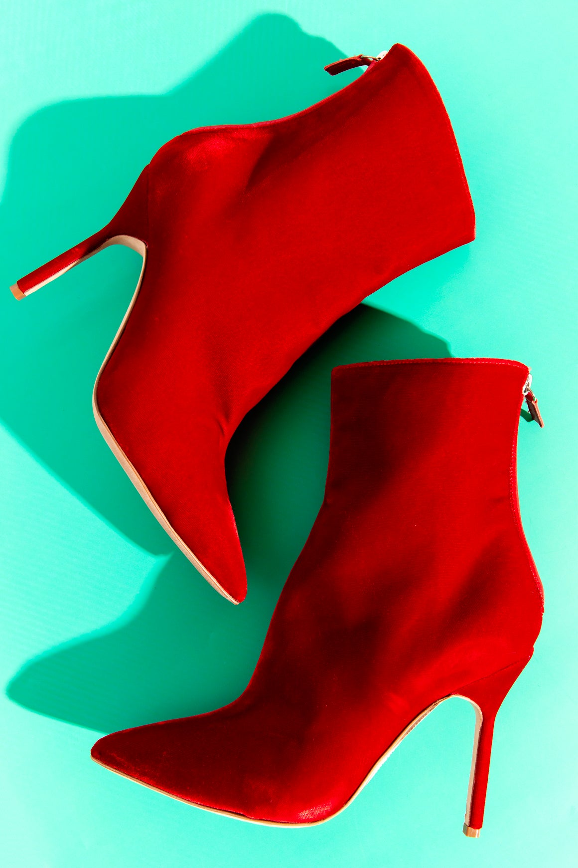 MANOLO BLAHNIK Red Velvet Stiletto Booties (Sz.36)