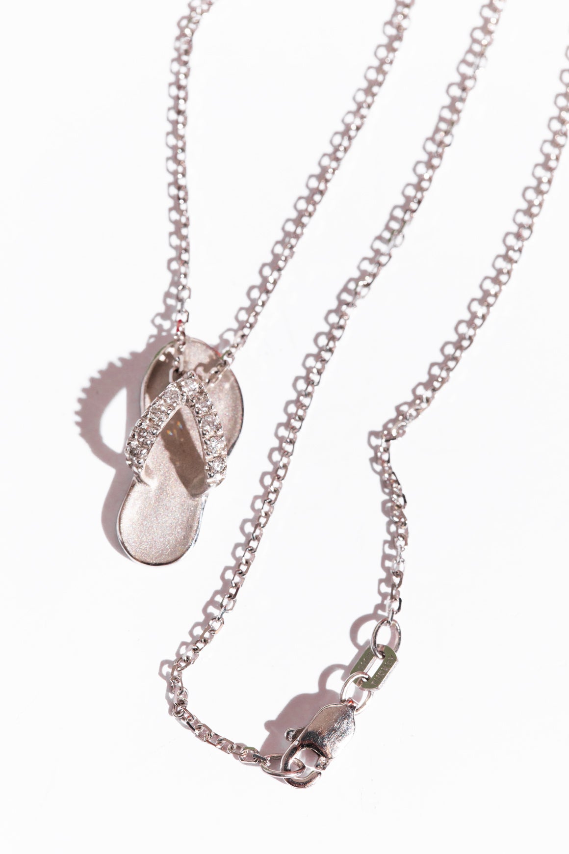 NA HOKU White Gold & Diamond Flip Flop Necklace