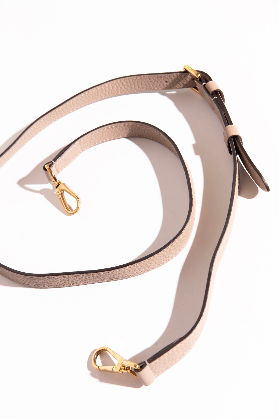 LOUIS VUITTON Taupe Capucines MM