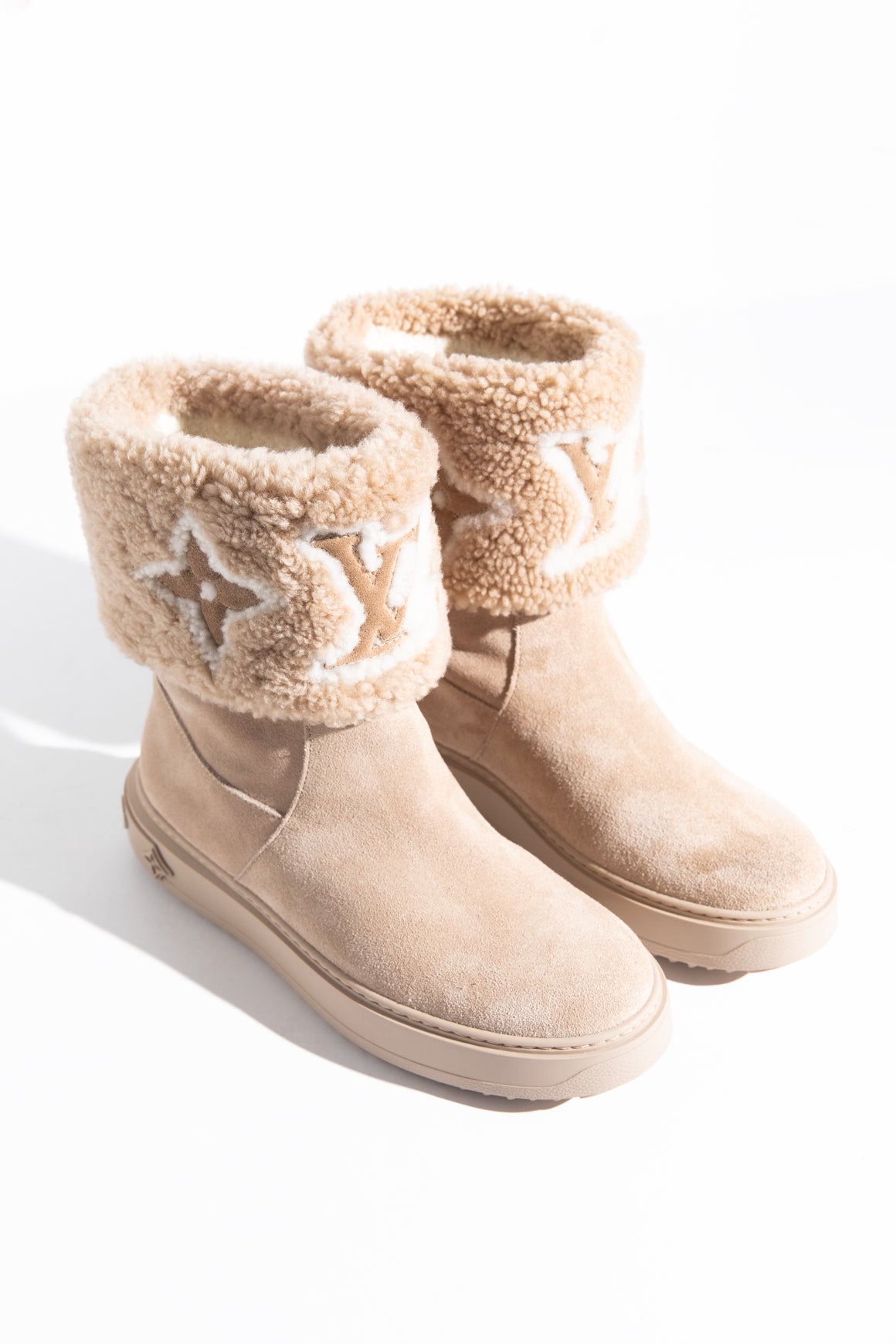 LOUIS VUITTON Shearling Logo Boots | MOSS CONSIGNMENT