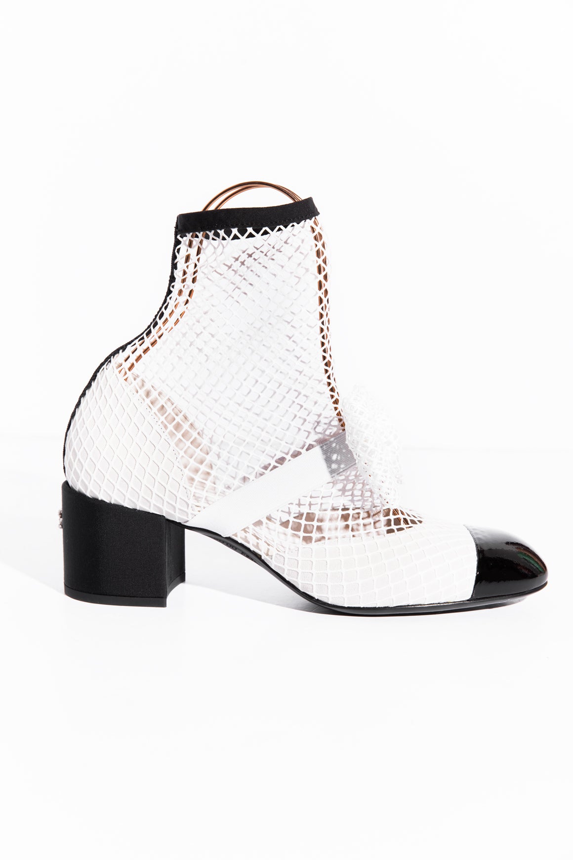 CHANEL White & Black "Resille 90mm" Mary Janes (Sz. 41)
