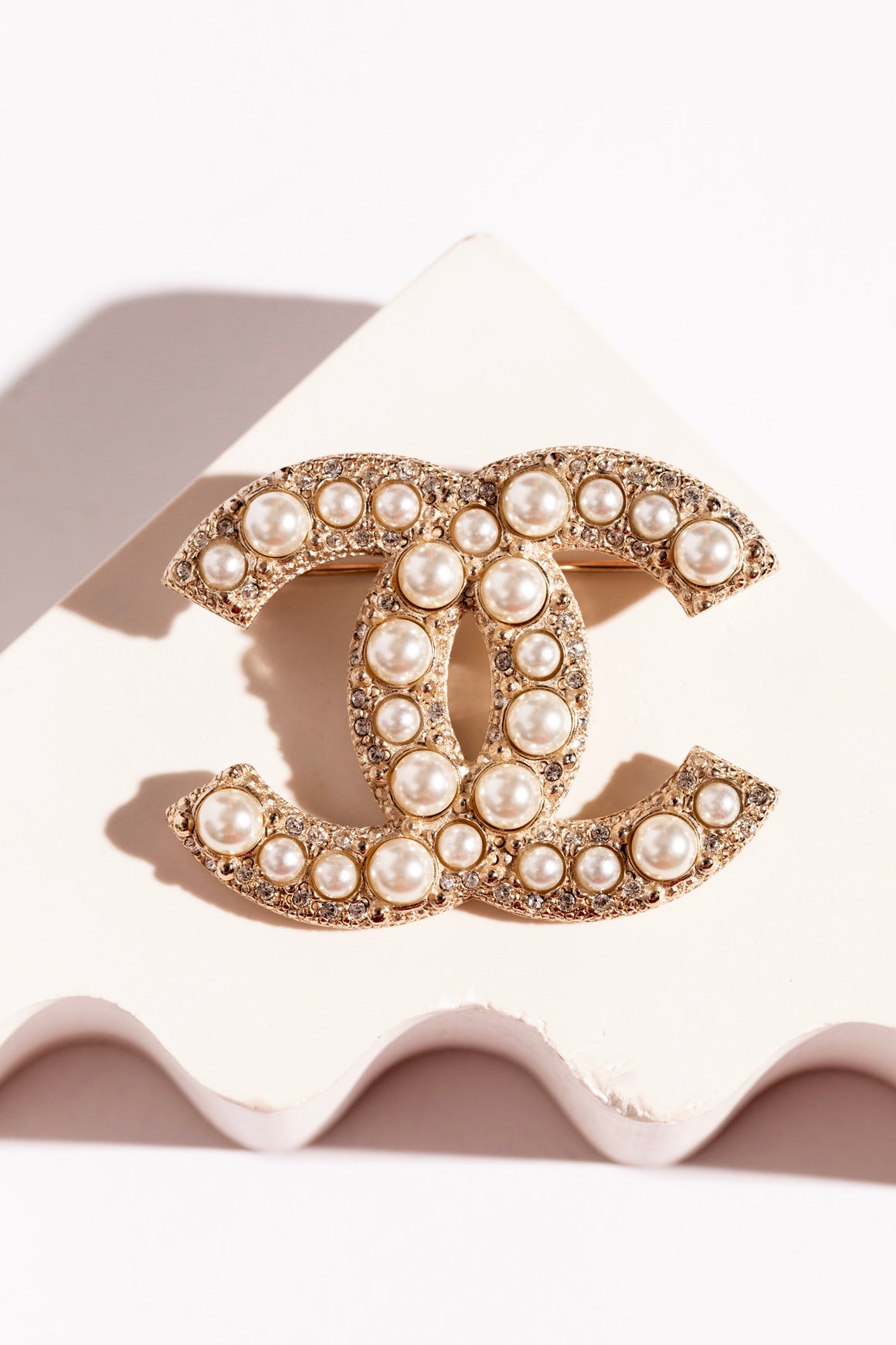 CHANEL 2022 Gold Pearl CC Brooch