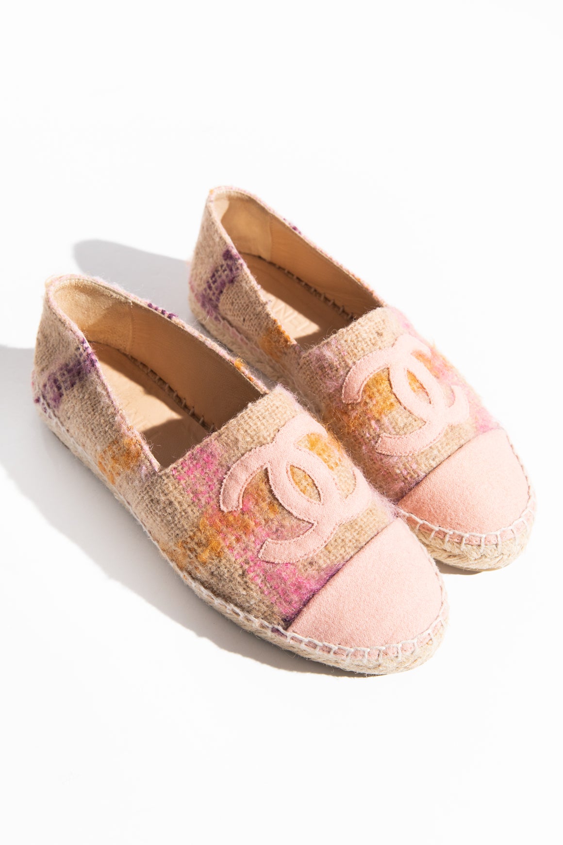 CHANEL Pink Tweed 'CC' Flat Espadrilles (Sz. 37)