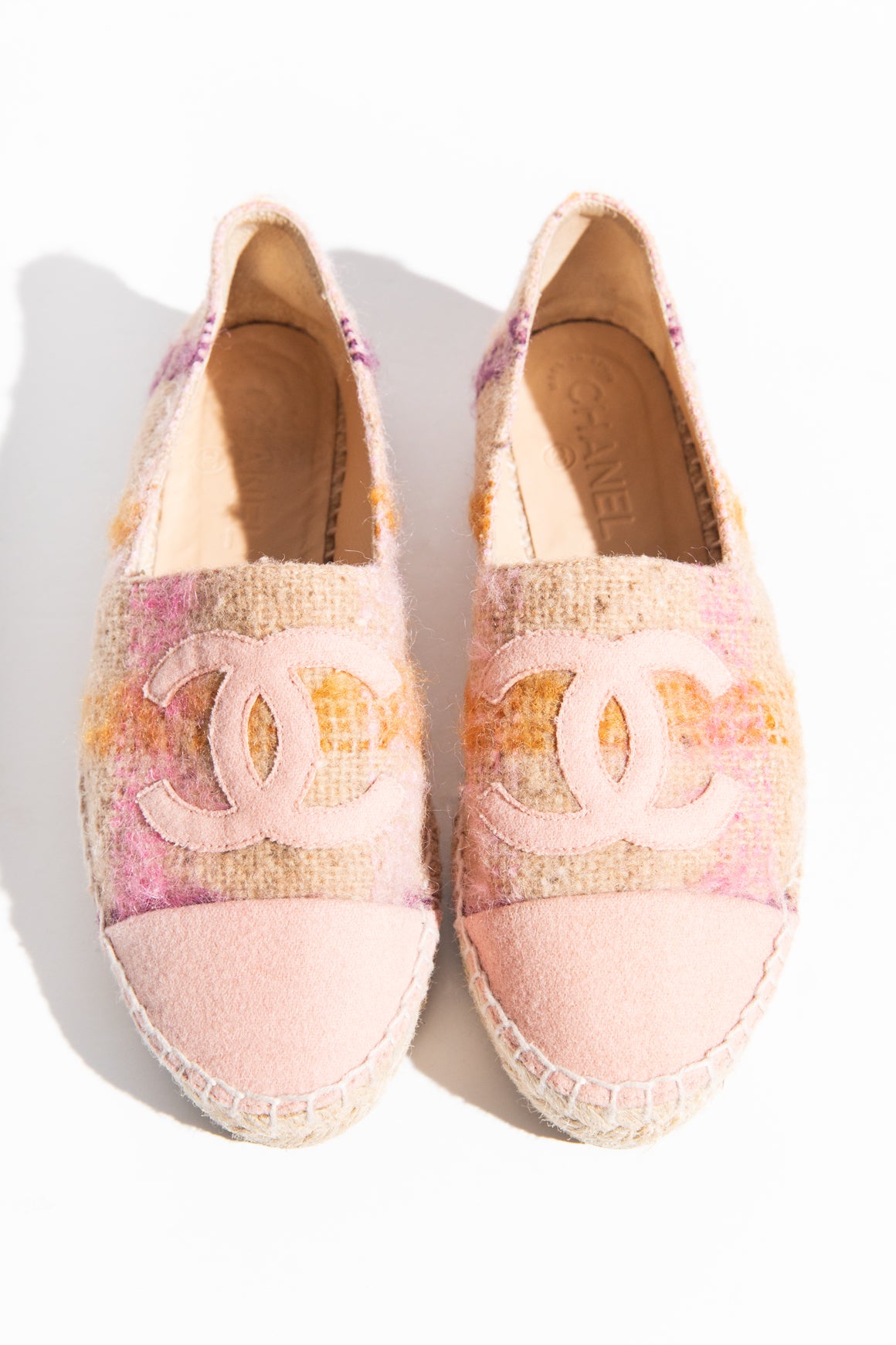 CHANEL Pink Tweed 'CC' Flat Espadrilles (Sz. 37)