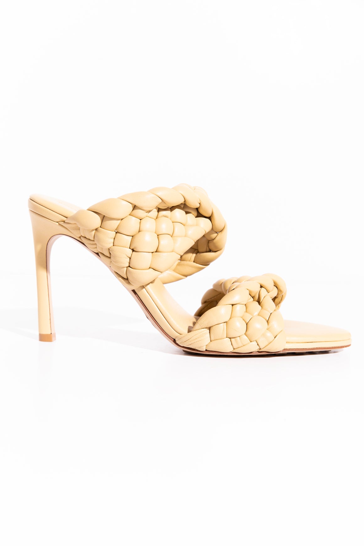 BOTTEGA VENETA Beige Nappa Twisted Padded "Intrecciato" Heel (Sz. 39)
