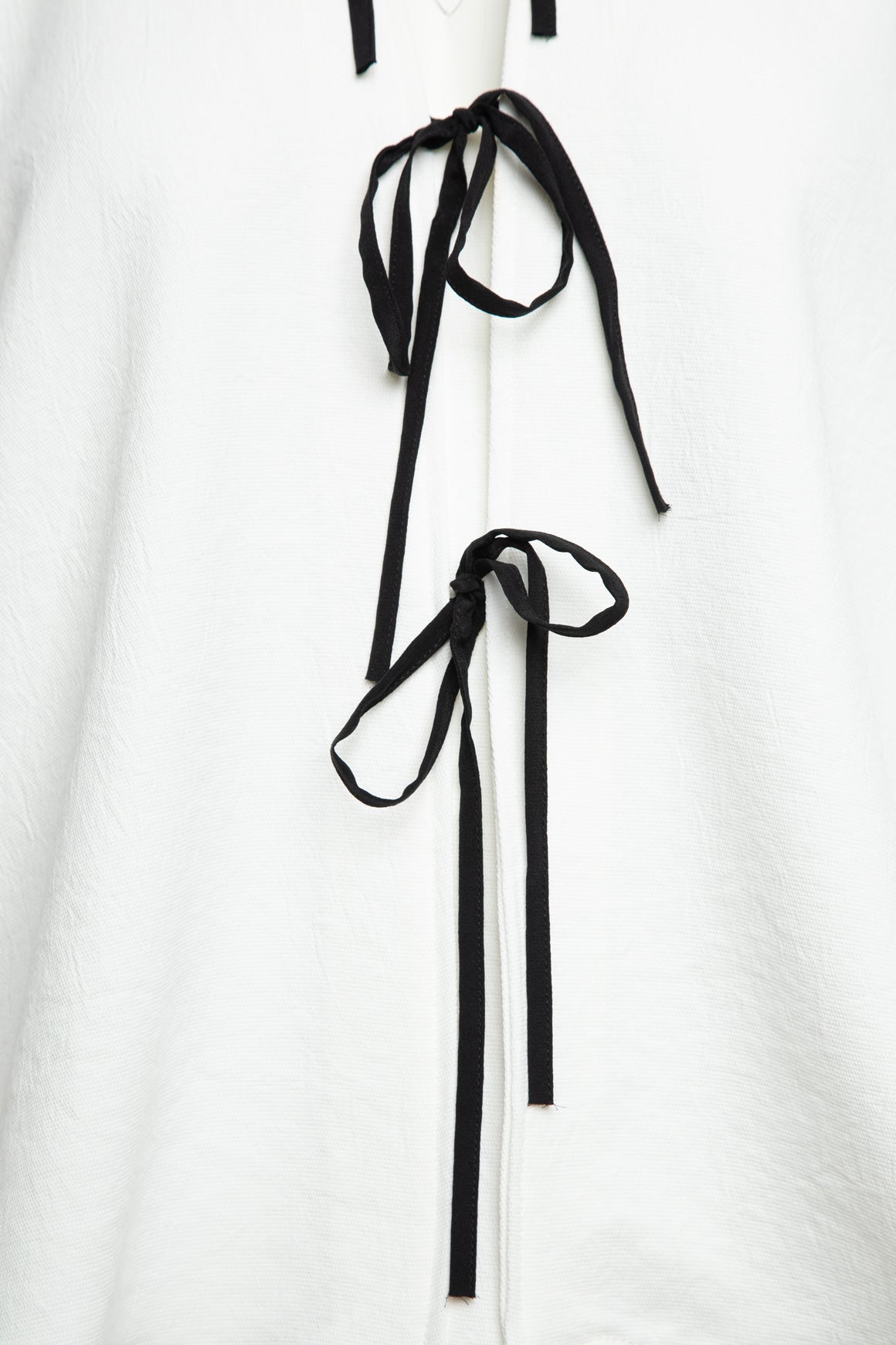 RACHEL COMEY White & Black Tie Front Long Sleeve Blouse (Sz. 4)