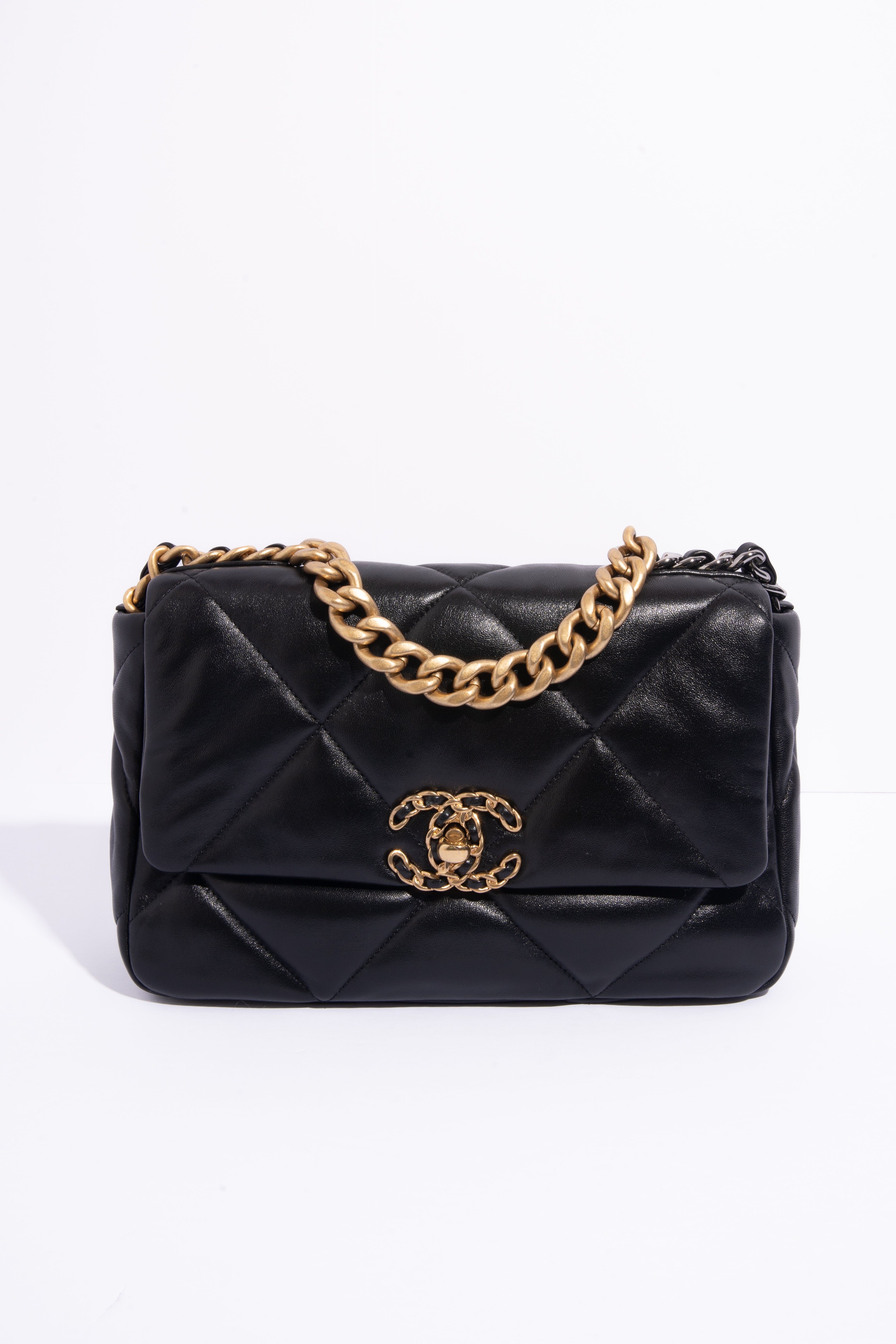CHANEL Black Lambskin Chanel 19 - Small