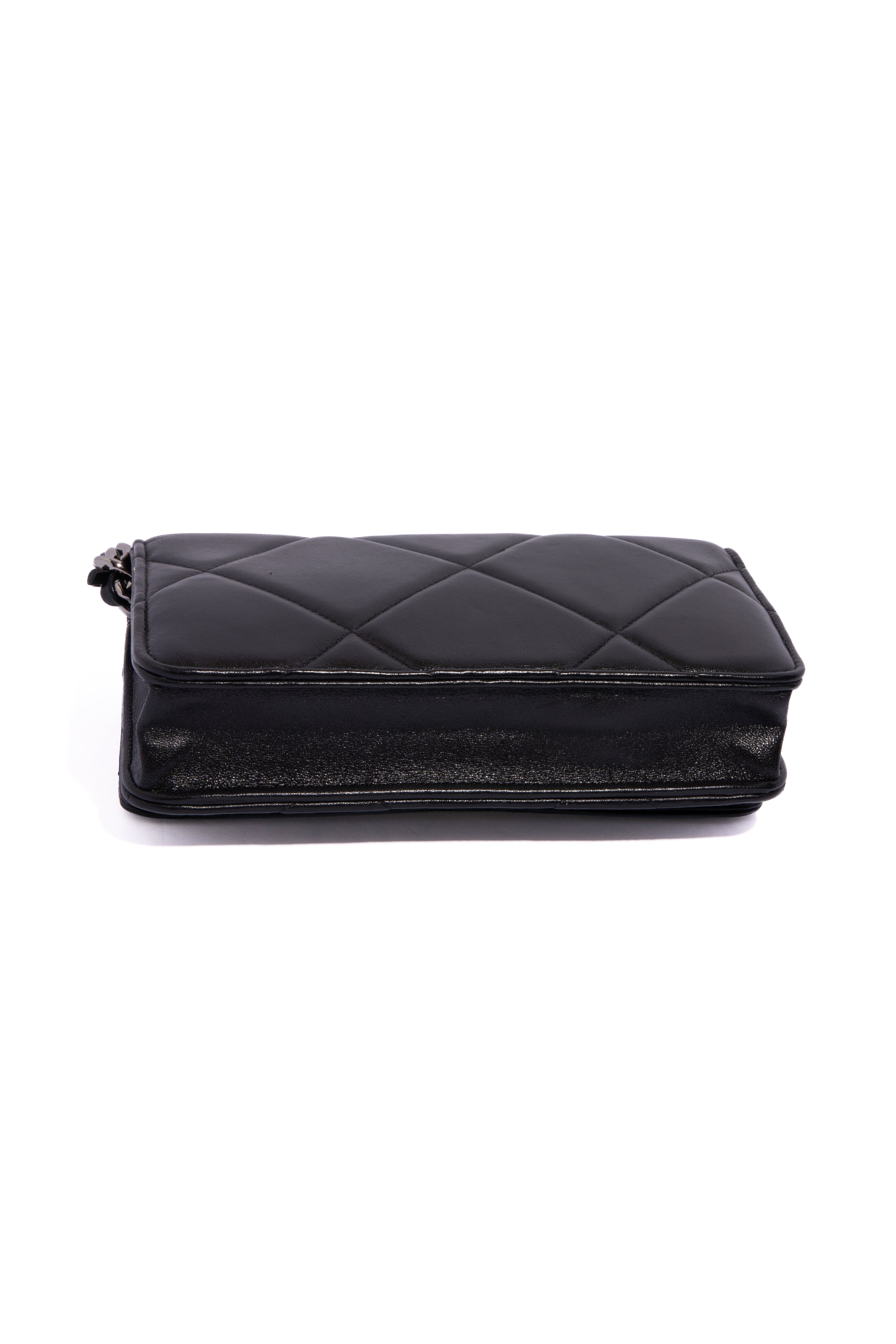 CHANEL 2022 Black Calfskin 19 Wallet on Chain