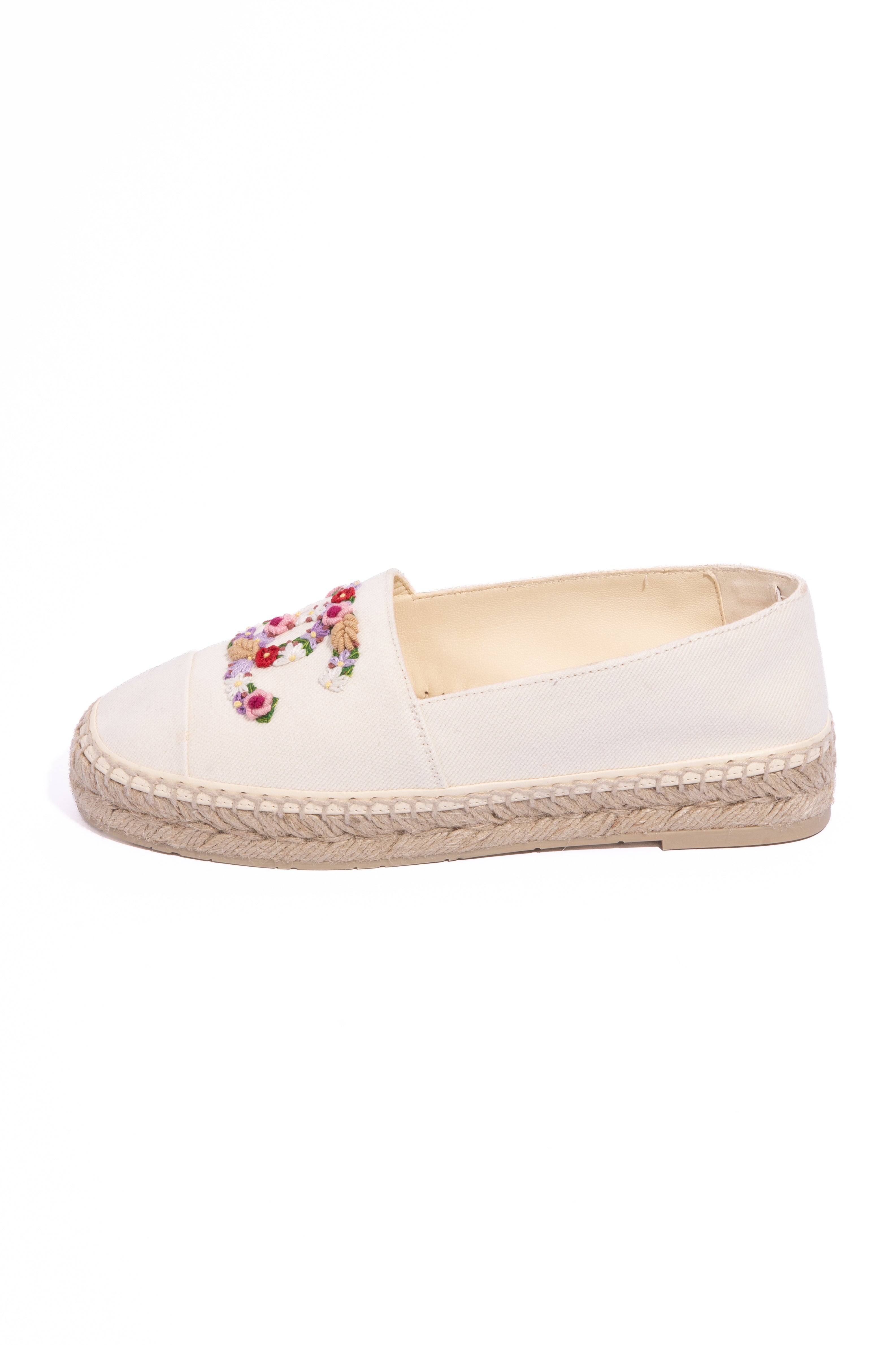 CHANEL Cream Floral CC Woven Espadrille Loafers (Sz. 39)