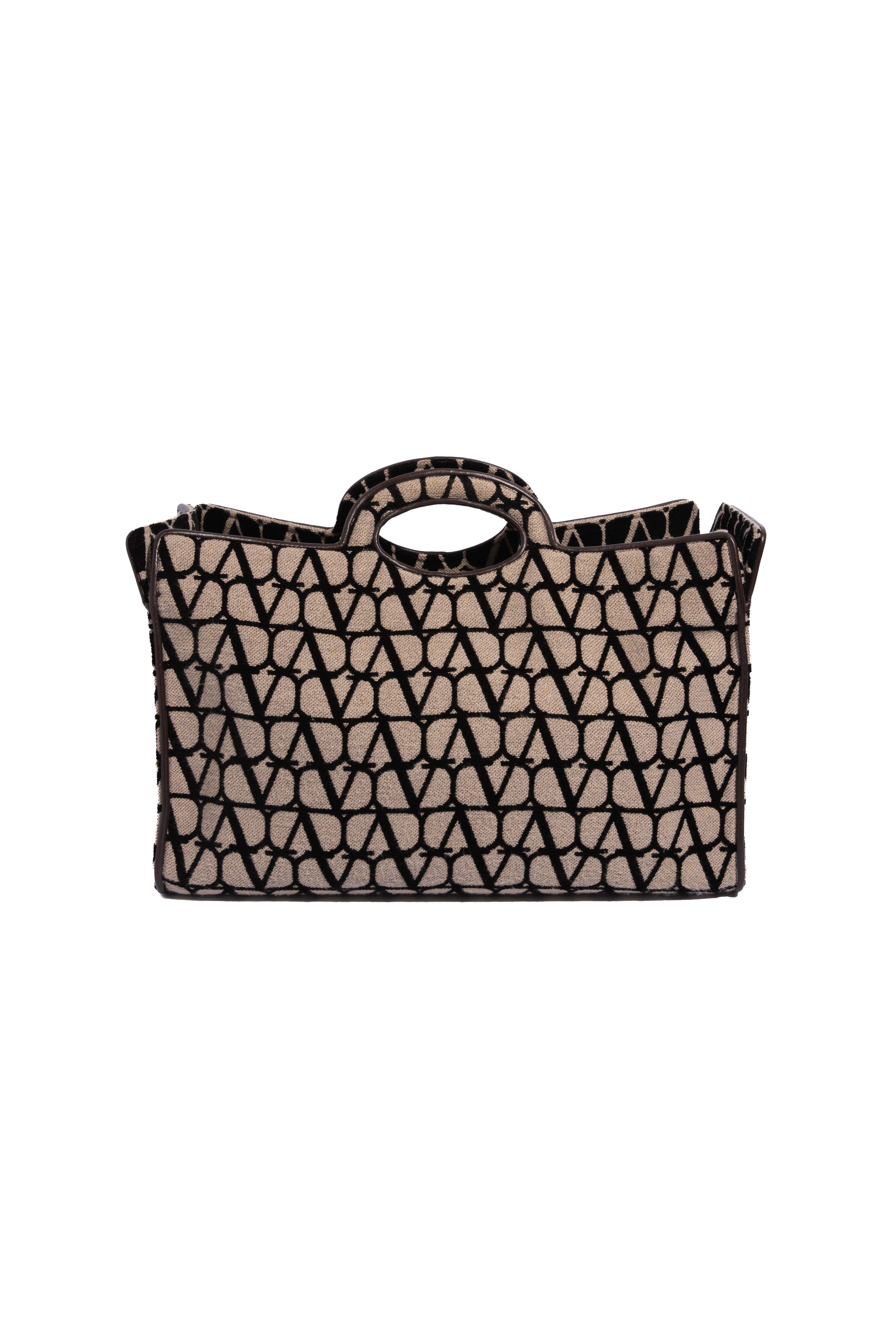 VALENTINO GARAVANI 2022 Cream/Black 'Le Troisieme' VLogo Large Tote