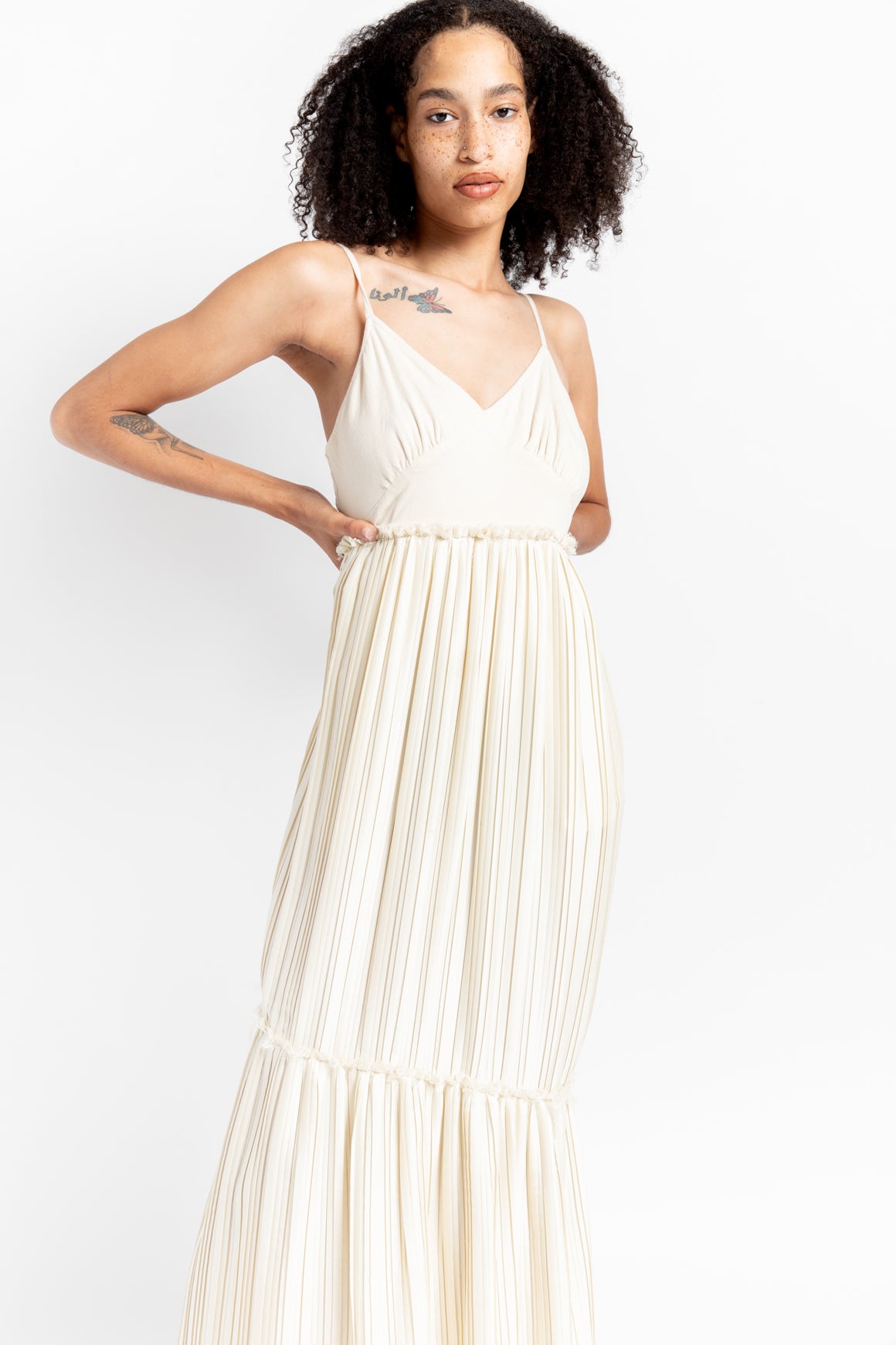 DEVEAUX Cream Pleated Maxi Dress