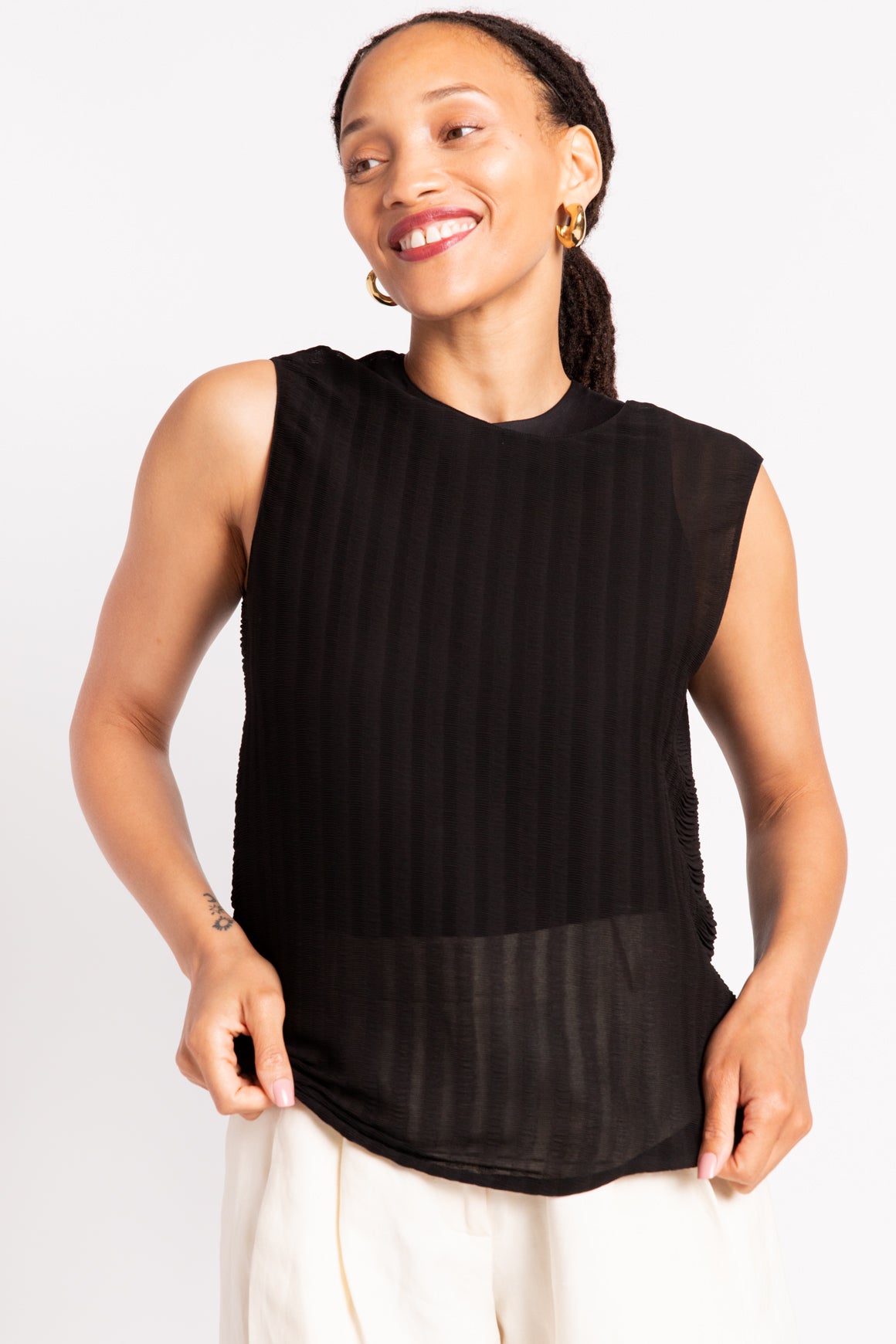 THE ROW Black Pleated Sleeveless Blouse