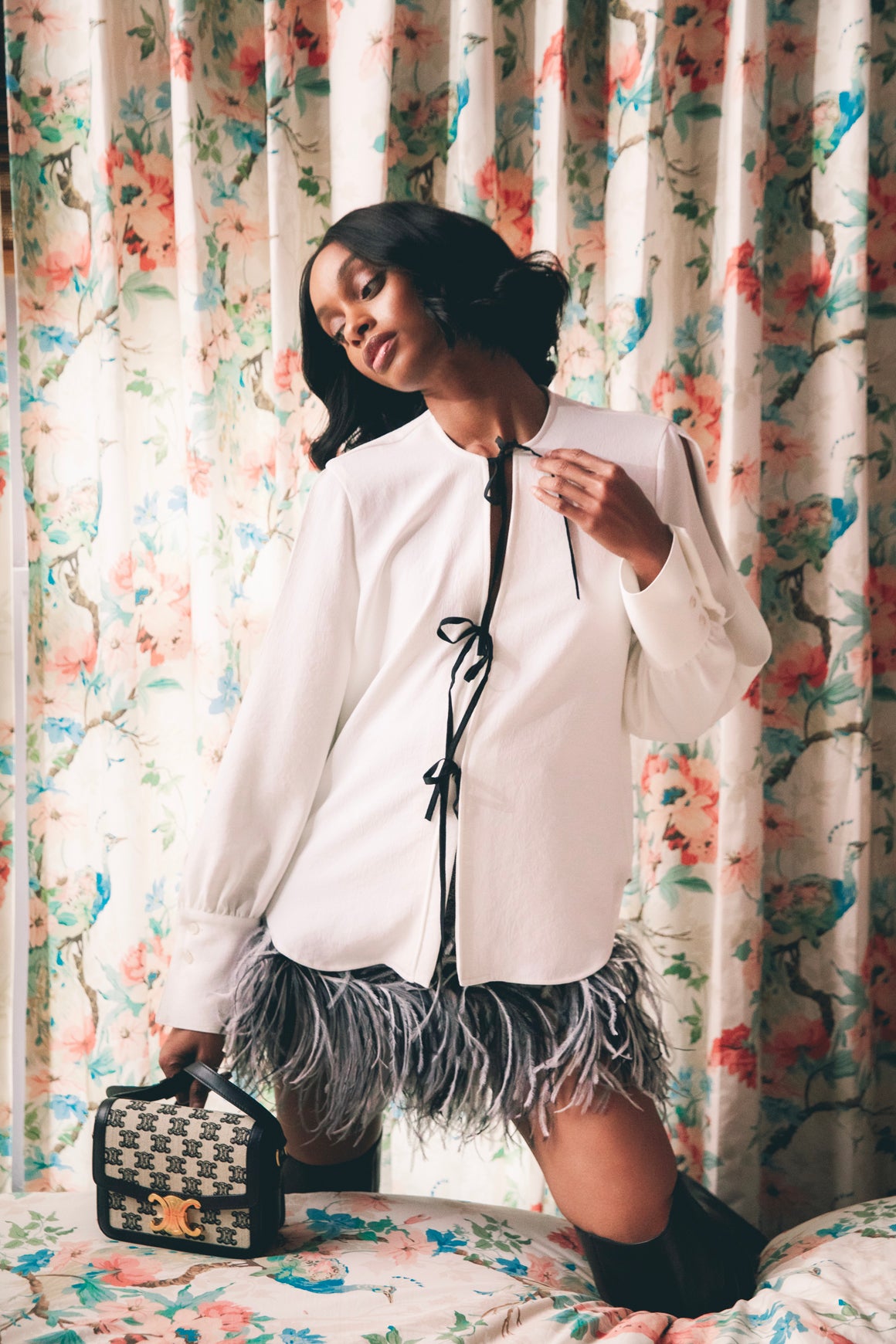 16ARLINGTON Grey Knit & Feather Mini Skirt (Sz. 10)