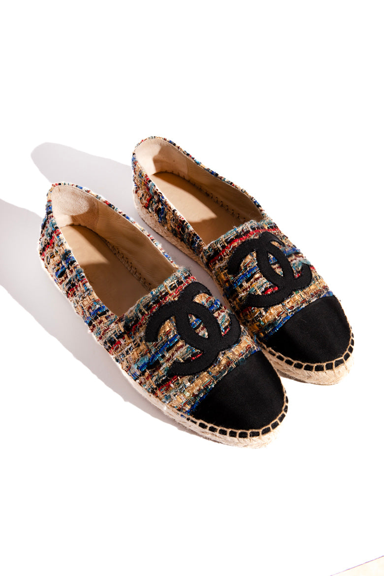 CHANEL サンダル　ジャンク　バイカラー CHANEL Multi Tweed Cap Toe Espadrille Flats (Sz.41) | MOSS Consignment
