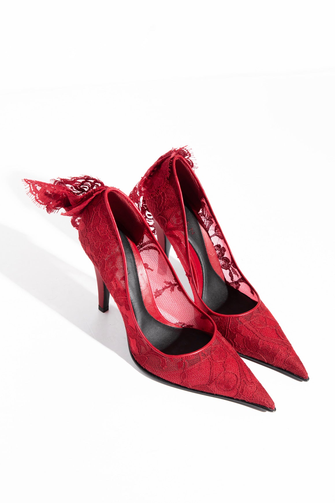 ALEXANDER MCQUEEN Red Lace Pointed Toe Pumps (Sz.37.5)