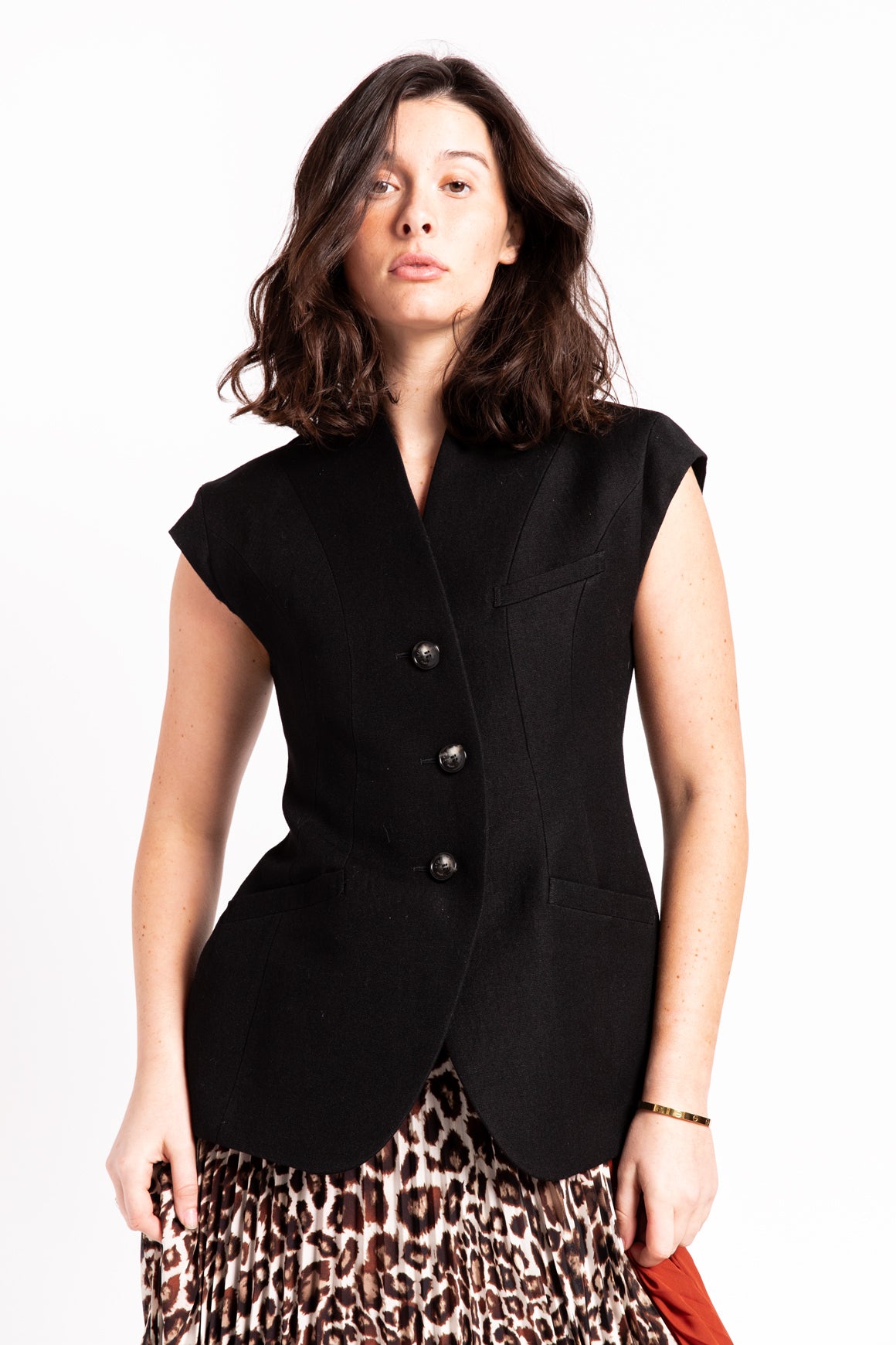 AKIRANAKA Black Cap Sleeve Vest