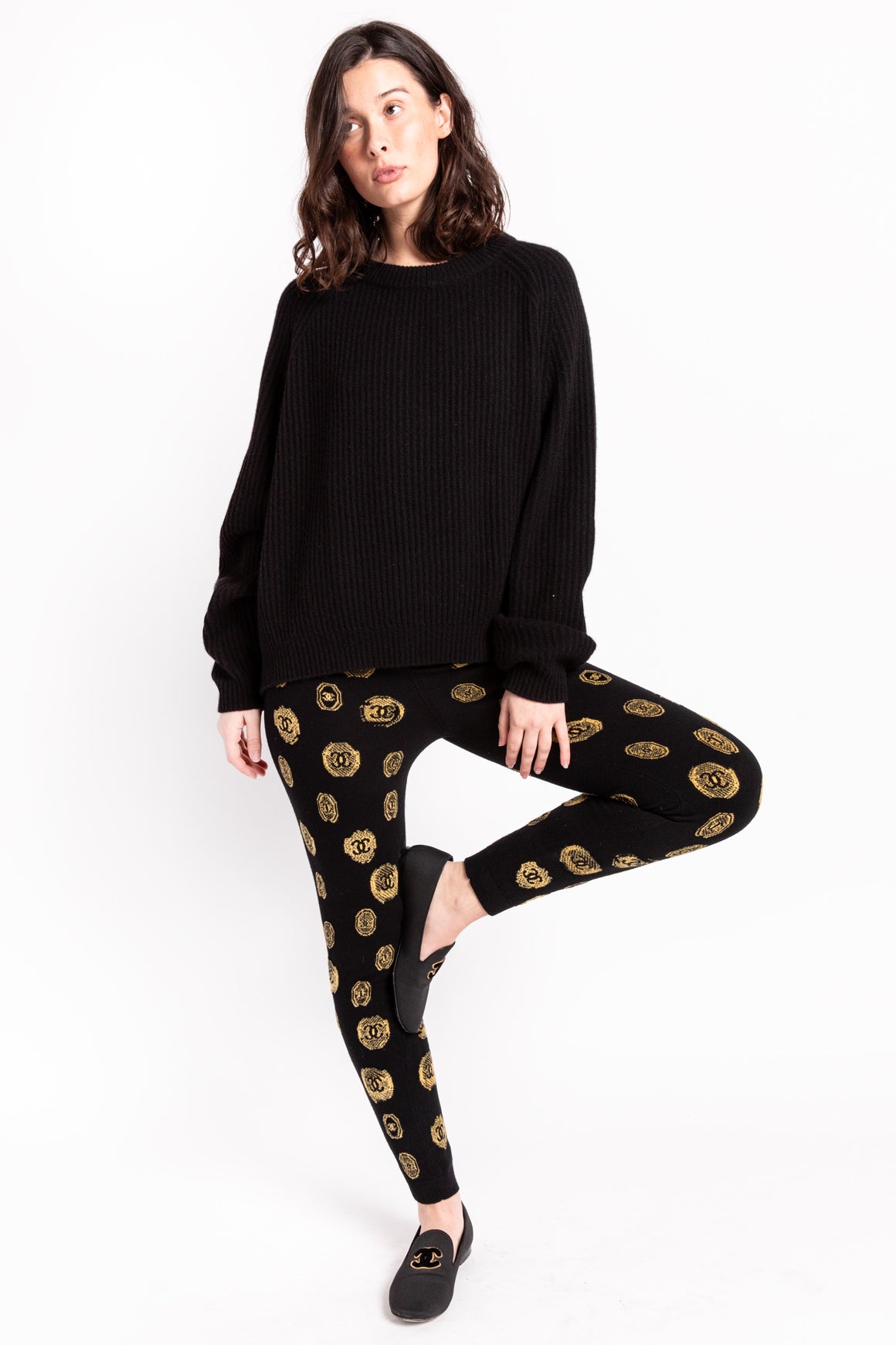 CHANEL Black 
Gold Knit Leggings