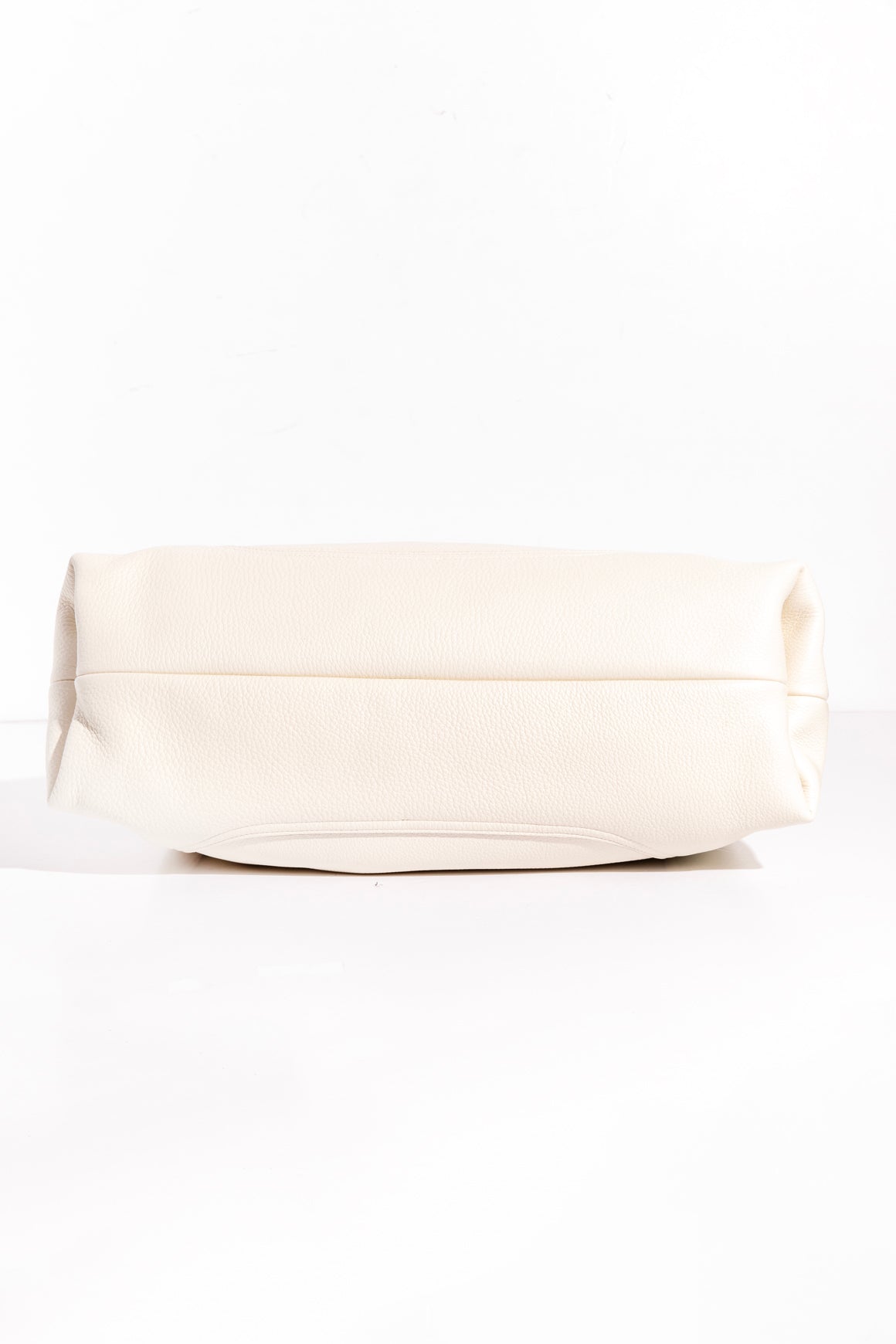GUCCI White Leather Softbit Maxi Shoulder Bag