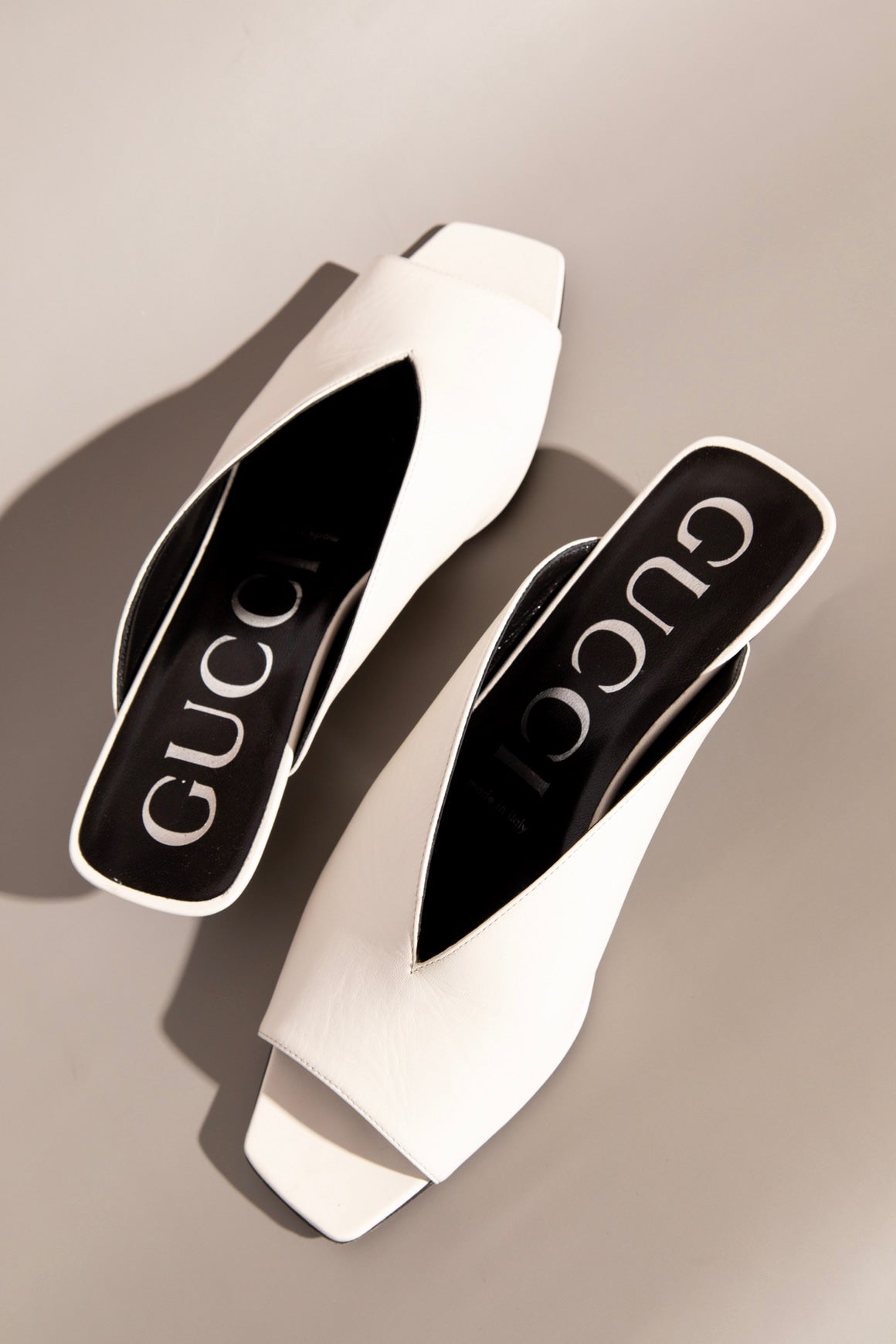 GUCCI White V Vamp Kitten Heel Mules (Sz. 37.5)