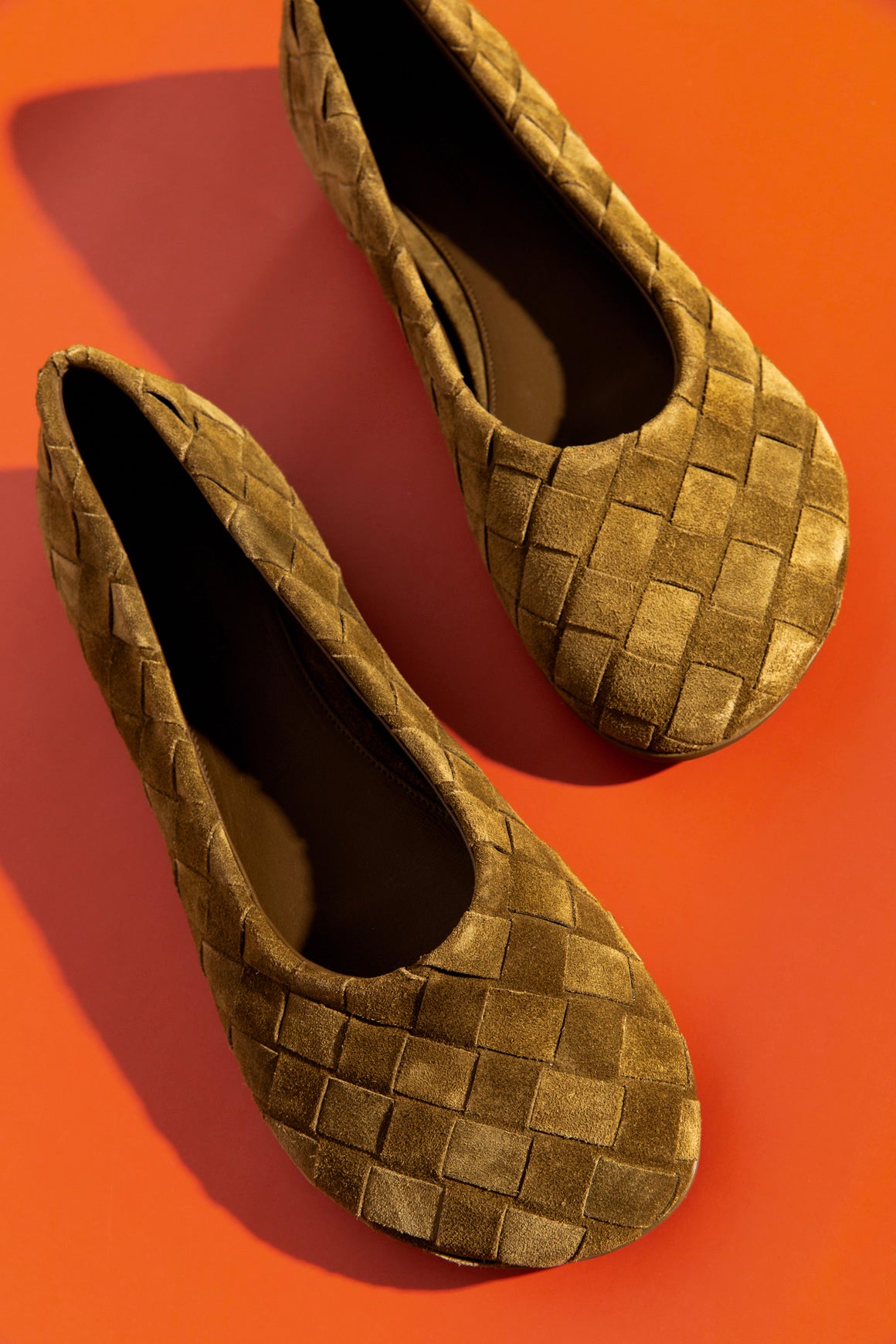 BOTTEGA VENETA Olive Suede Intrecciato Weave Flats (Sz.38)