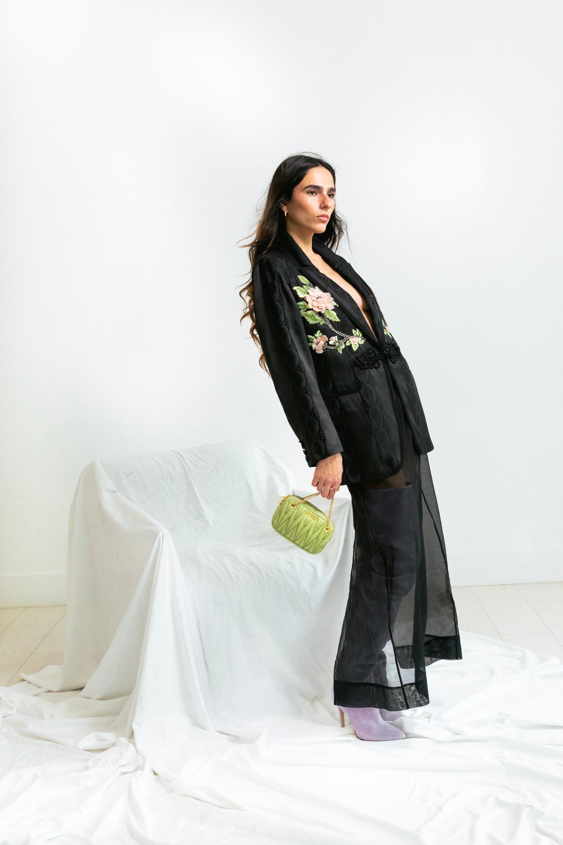 GUCCI Black Satin Floral Embellished Blazer (Sz.44/8)