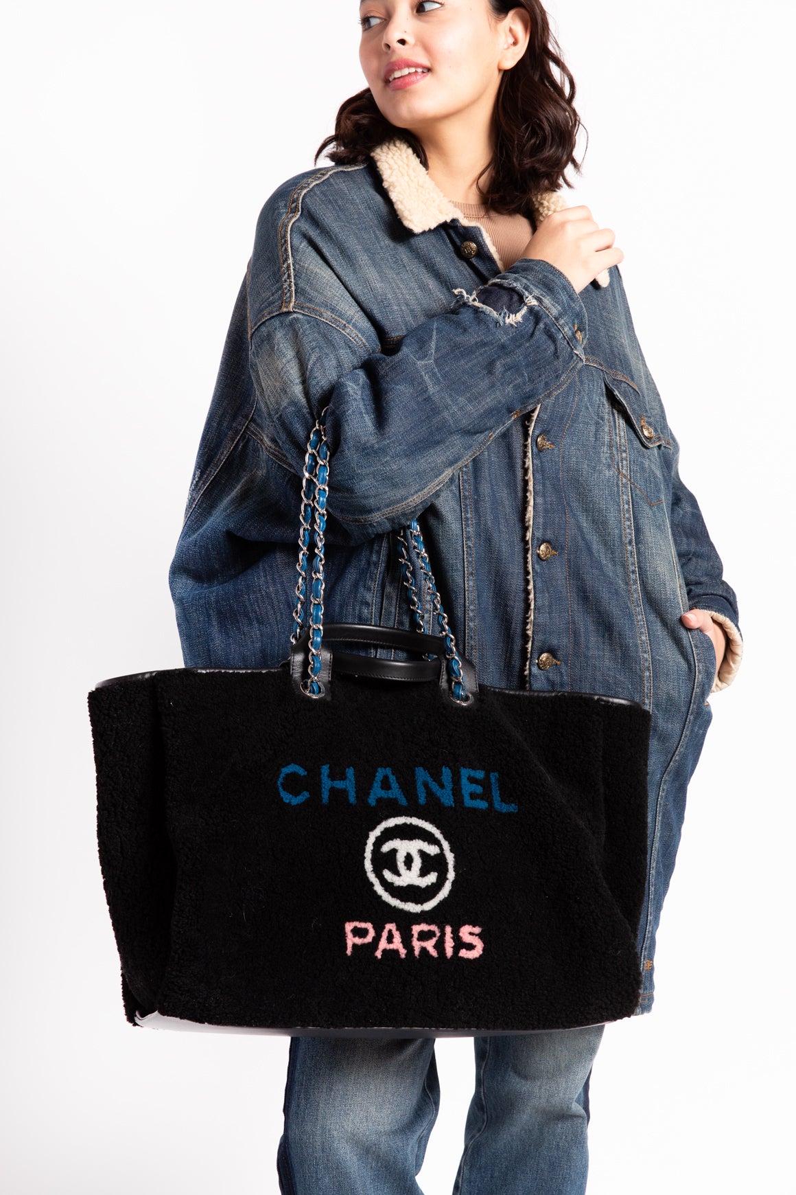 CHANEL 2018 Large Deauville Shearling Tote