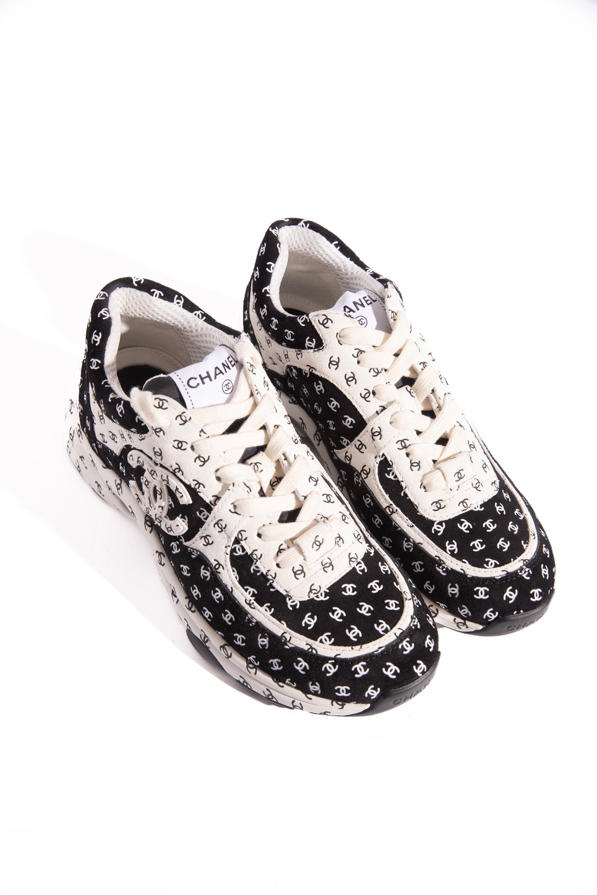 CHANEL Blk/Wte CC Logo Low Top Sneakers (Sz.37.5) | MOSS Consignment