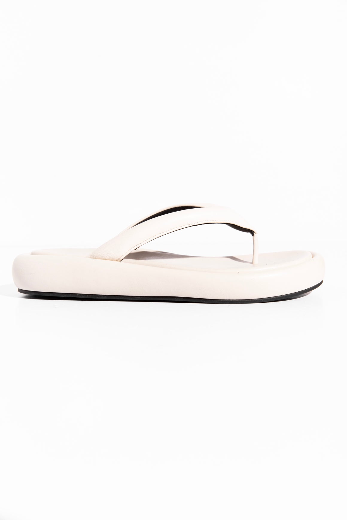 THE ROW Cream Padded Leather Flip-Flops (Sz. 38)