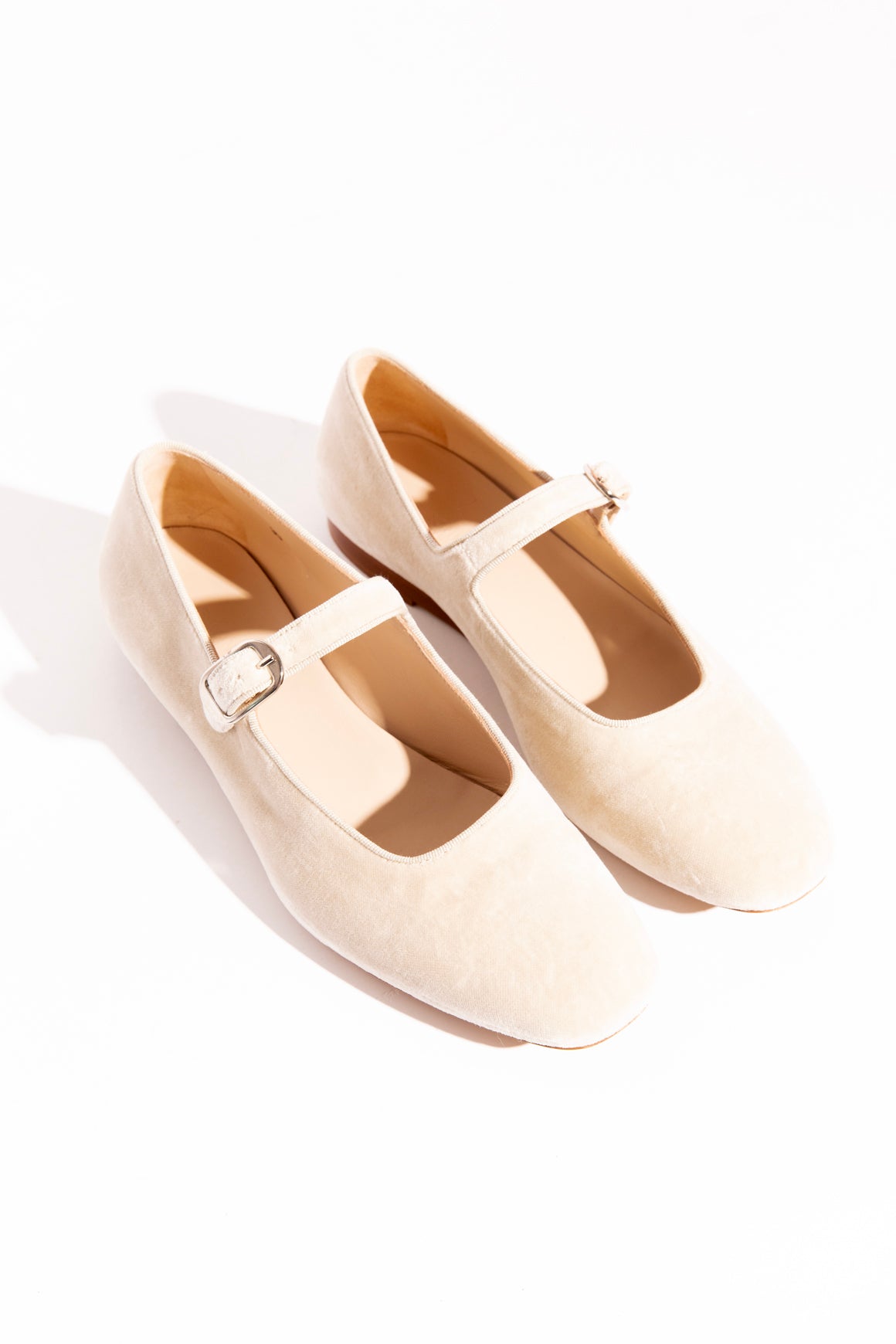 LE MONDE BERYL Taupe Velvet Maryjanes (Sz. 39)
