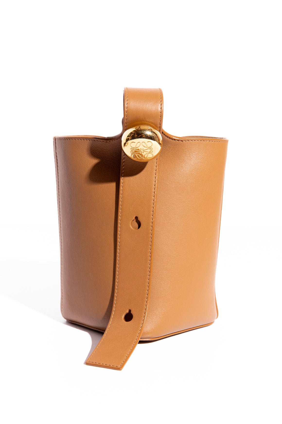 LOEWE Oak Mini Pebble Bucket Bag