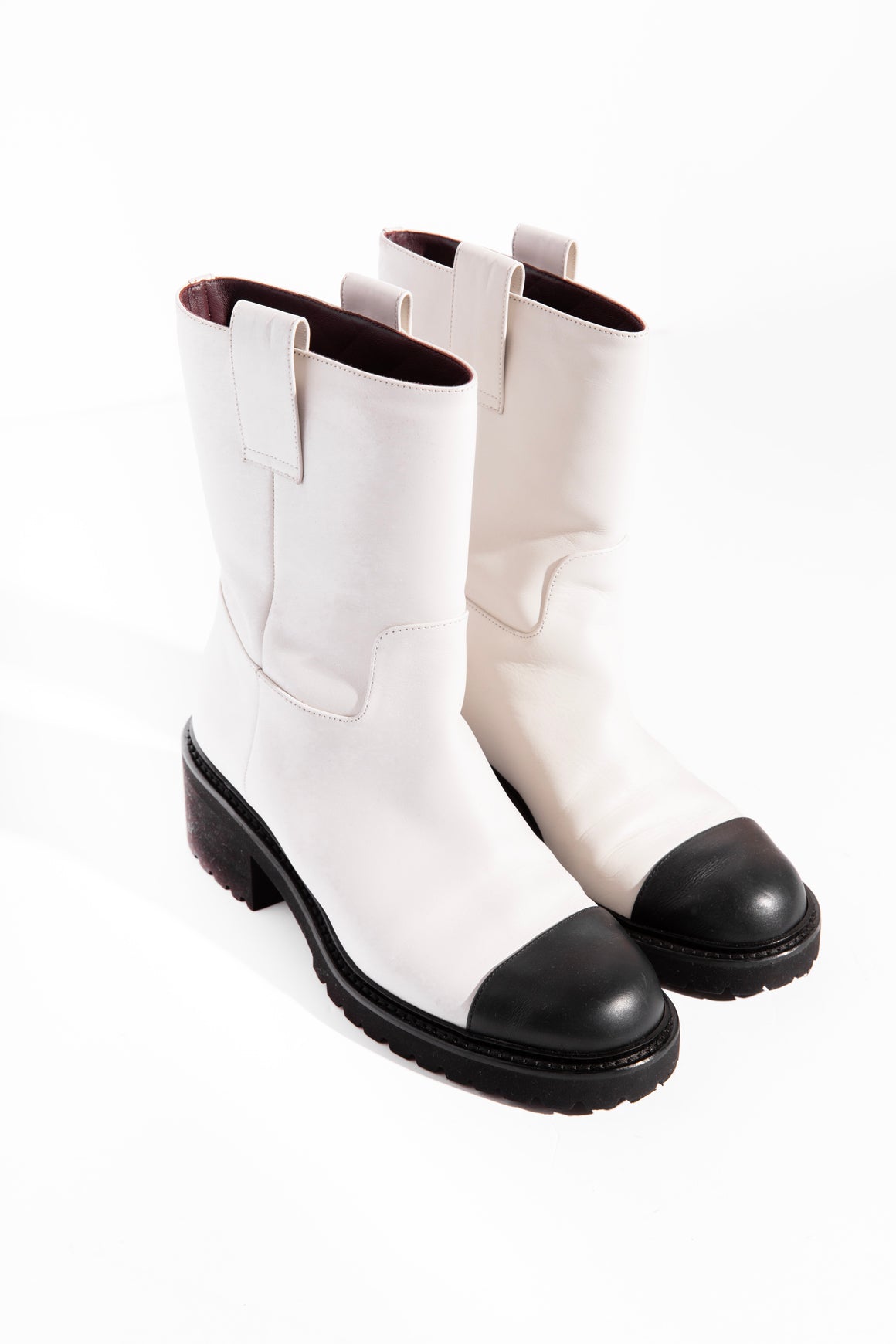CHANEL White & Black Boots (Sz. 38))