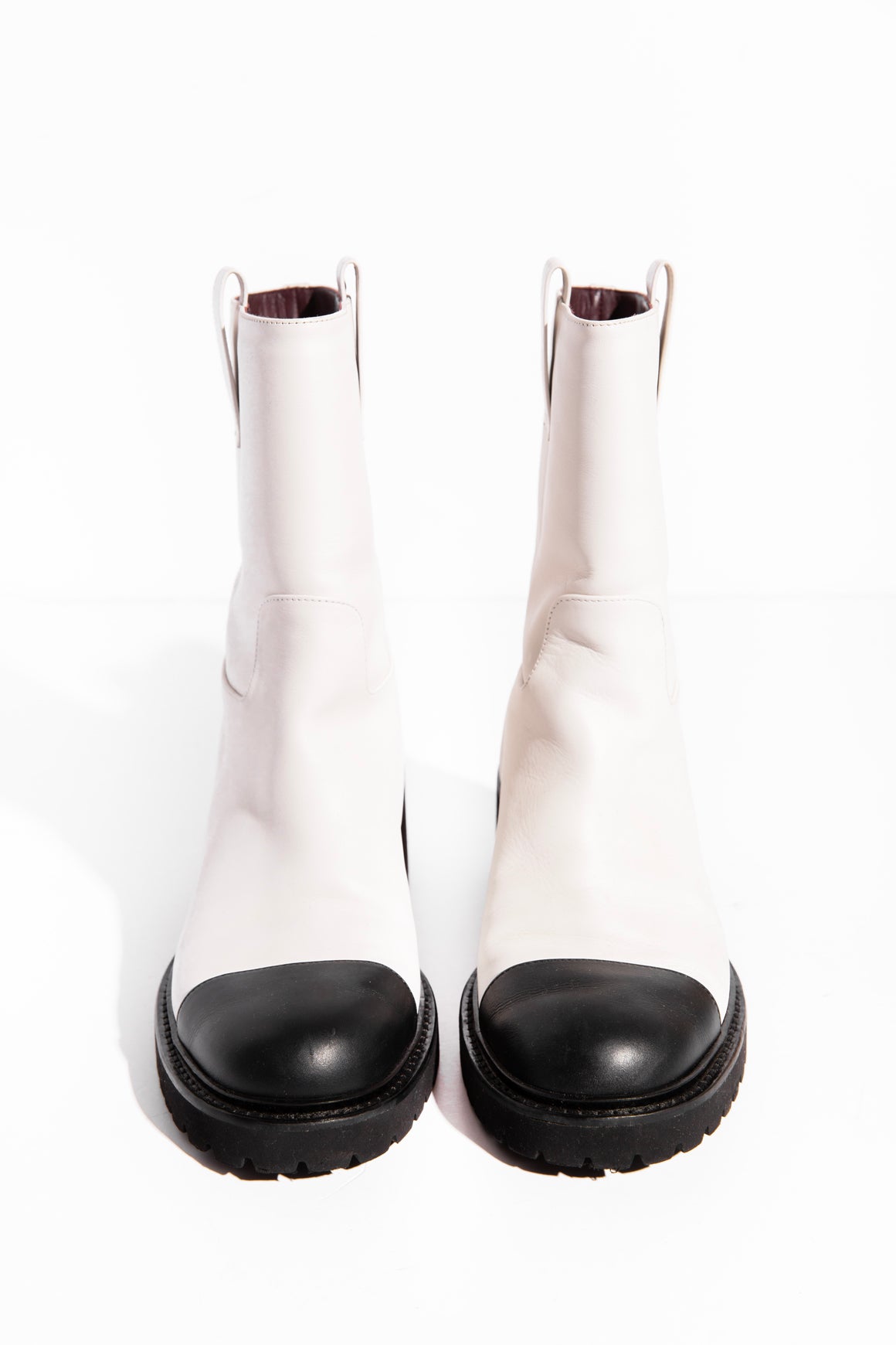 CHANEL White & Black Boots (Sz. 38))