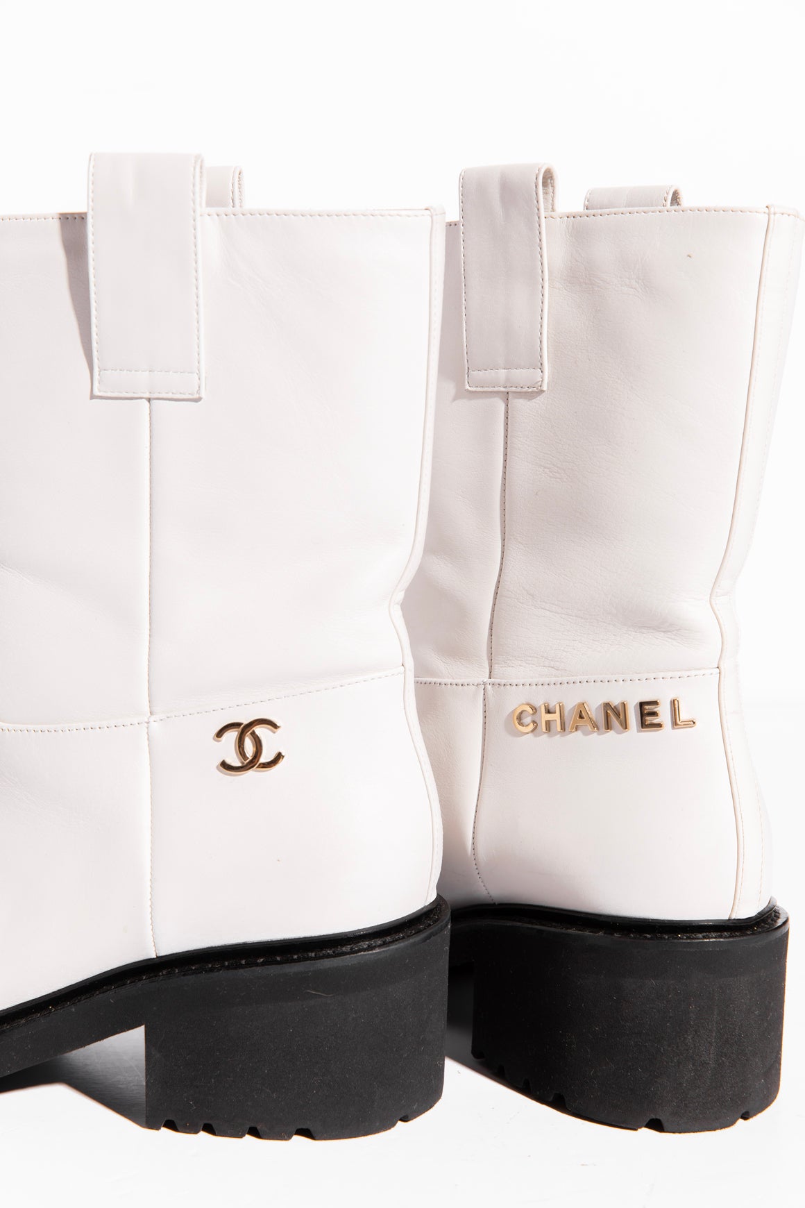 CHANEL White & Black Boots (Sz. 38))