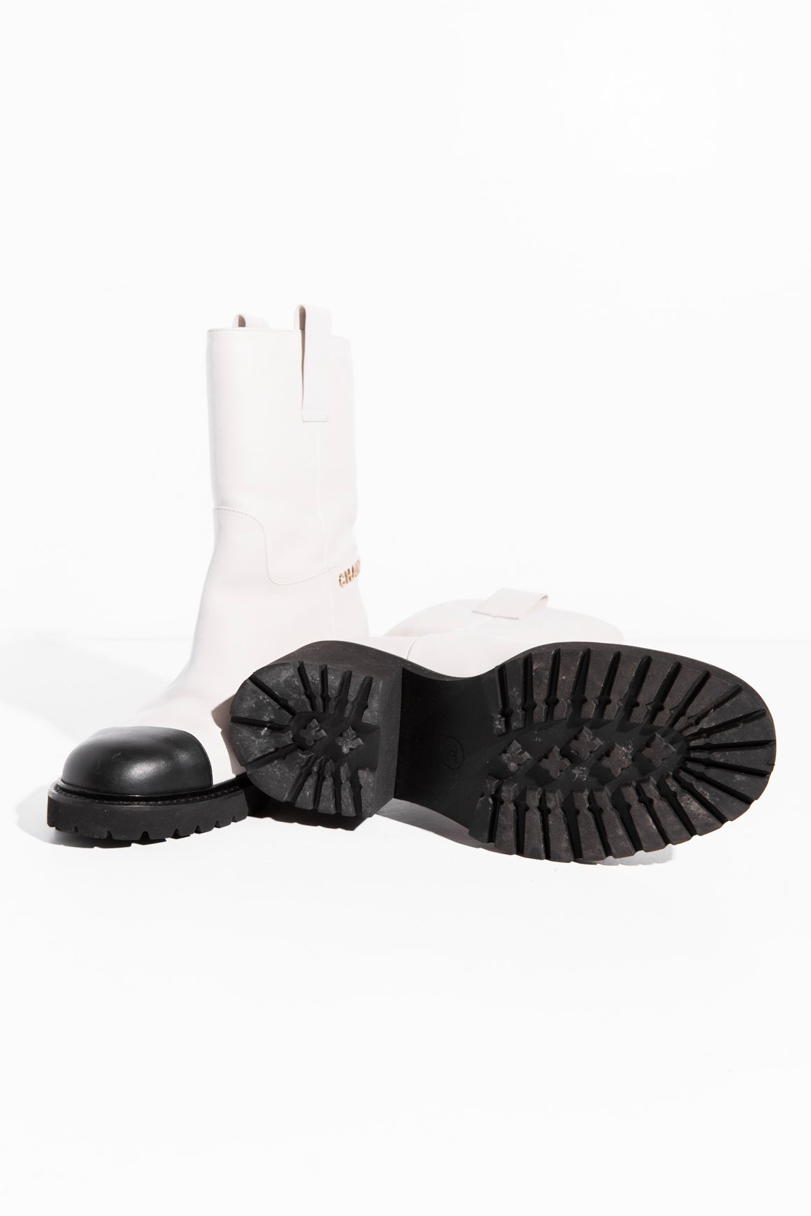 CHANEL White & Black Boots (Sz. 38))