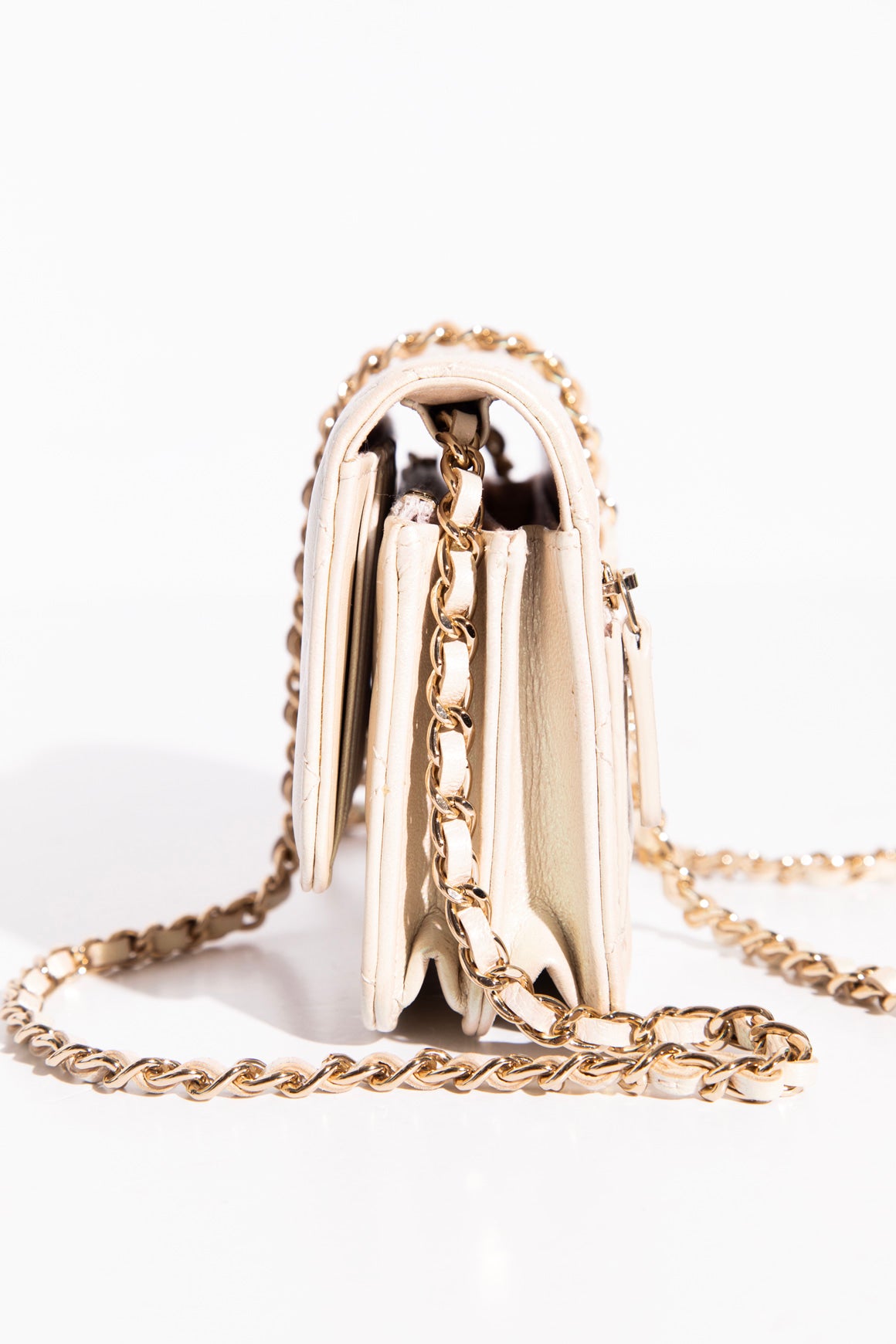CHANEL Iridescent Pearl Mini Wallet On Chain