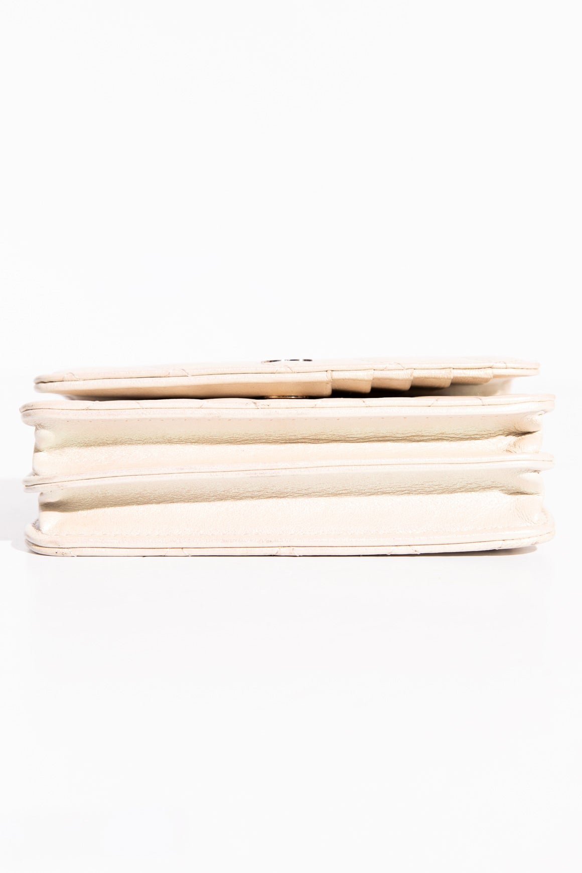 CHANEL Iridescent Pearl Mini Wallet On Chain