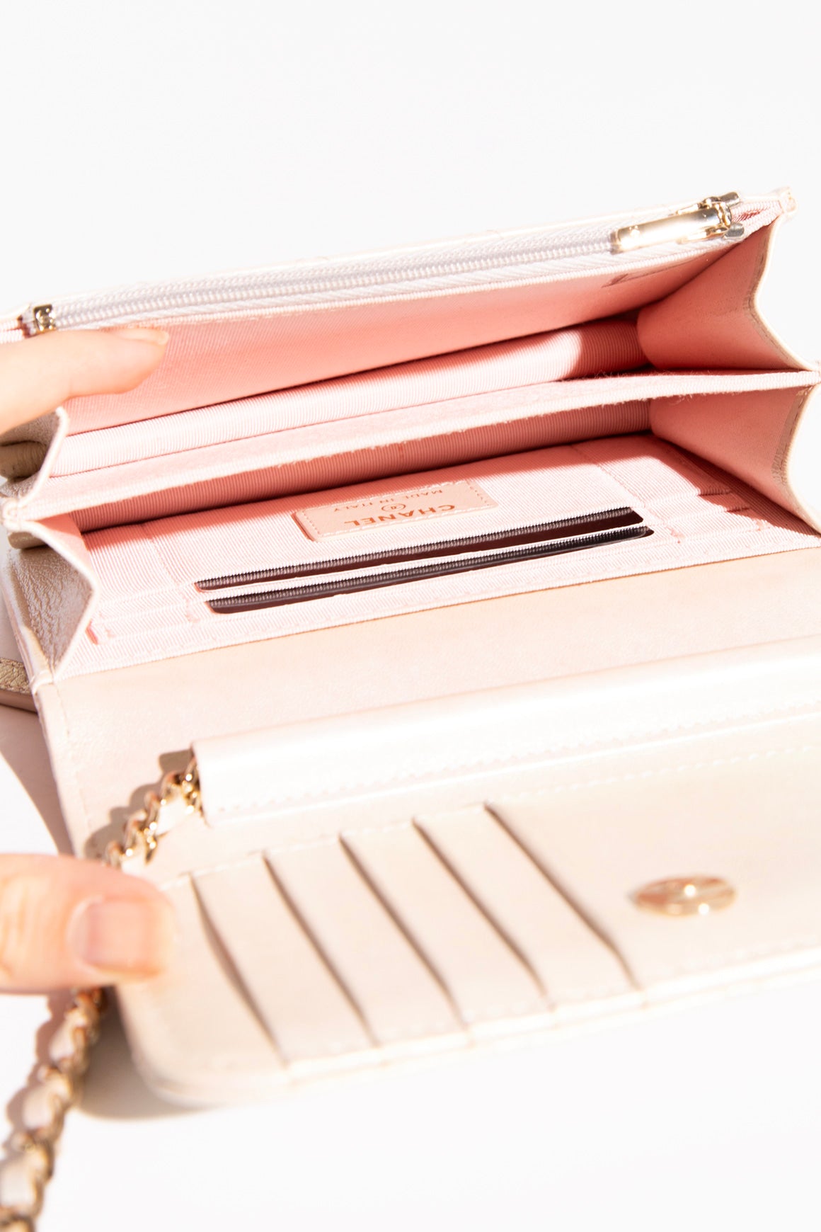 CHANEL Iridescent Pearl Mini Wallet On Chain