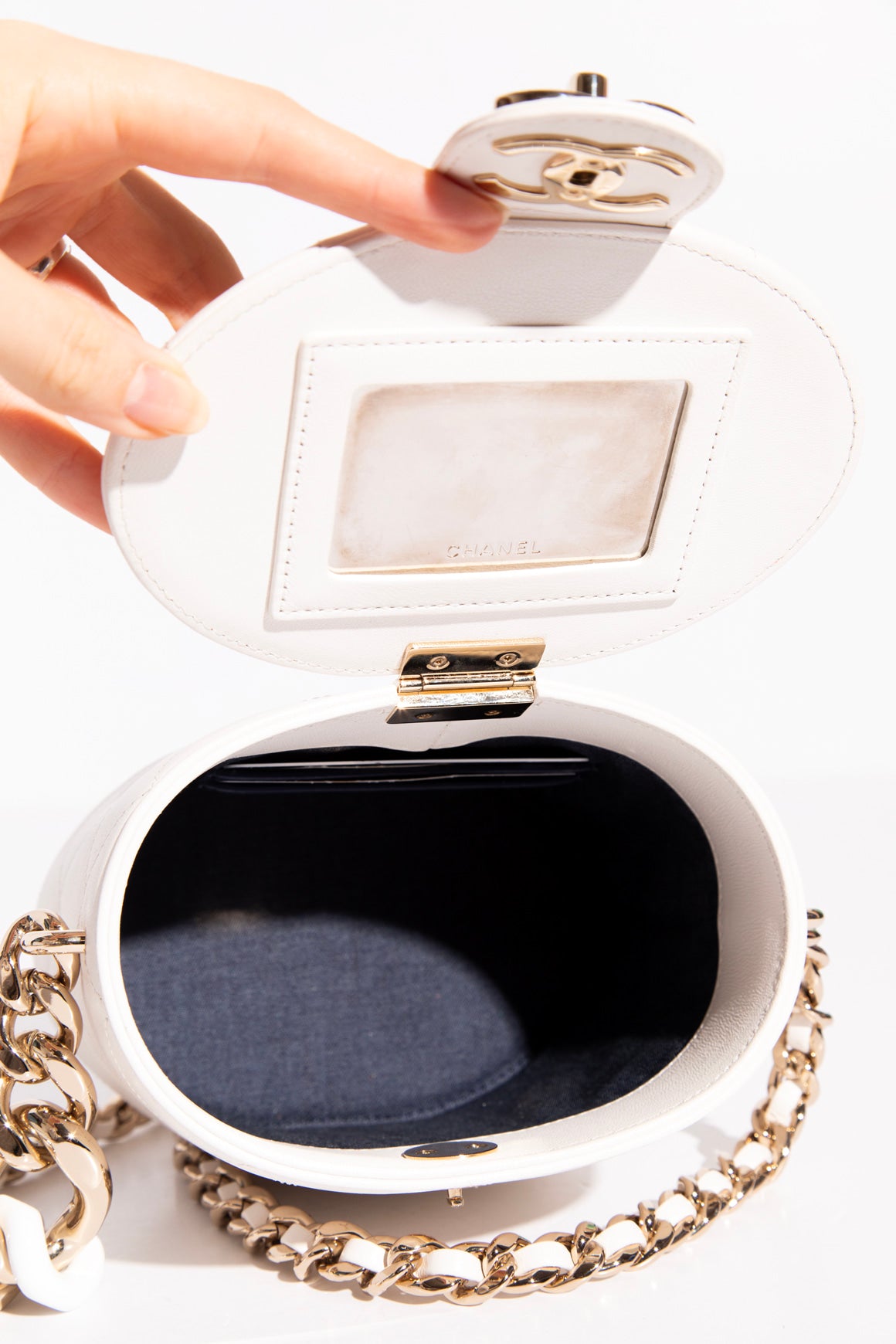 CHANEL 2019 White Quilted "Elegant Chain" Vanity