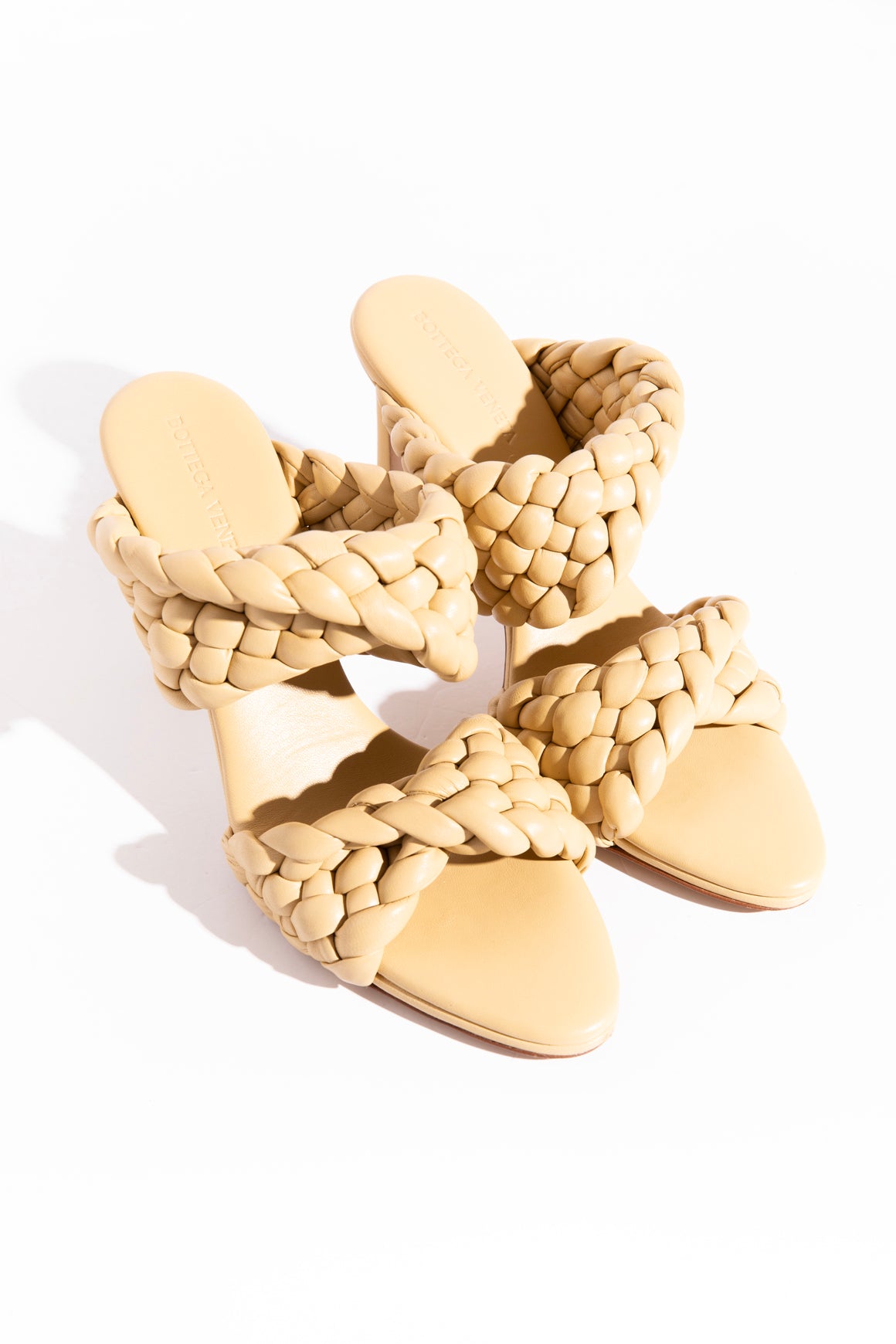 BOTTEGA VENETA Beige Nappa Twisted Padded "Intrecciato" Heel (Sz. 39)