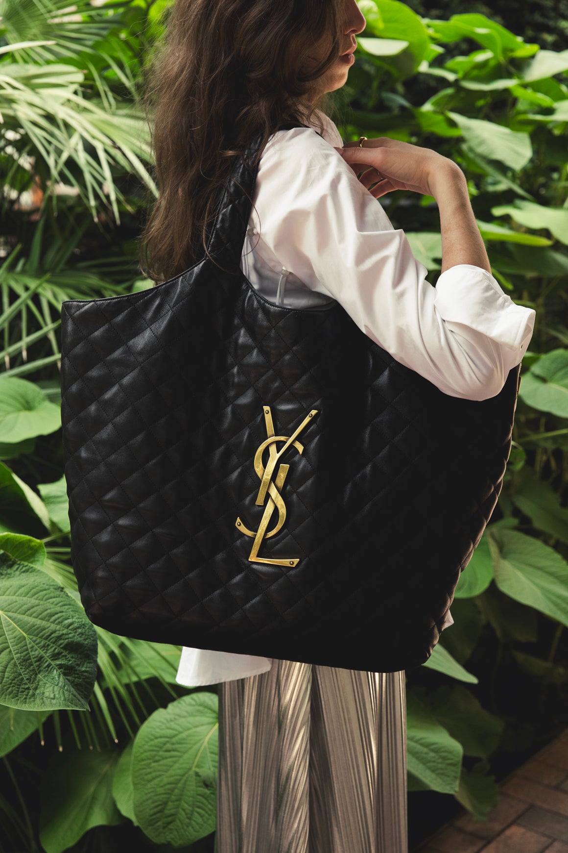 SAINT LAURENT Black 'Icare' Maxi Shopping Bag