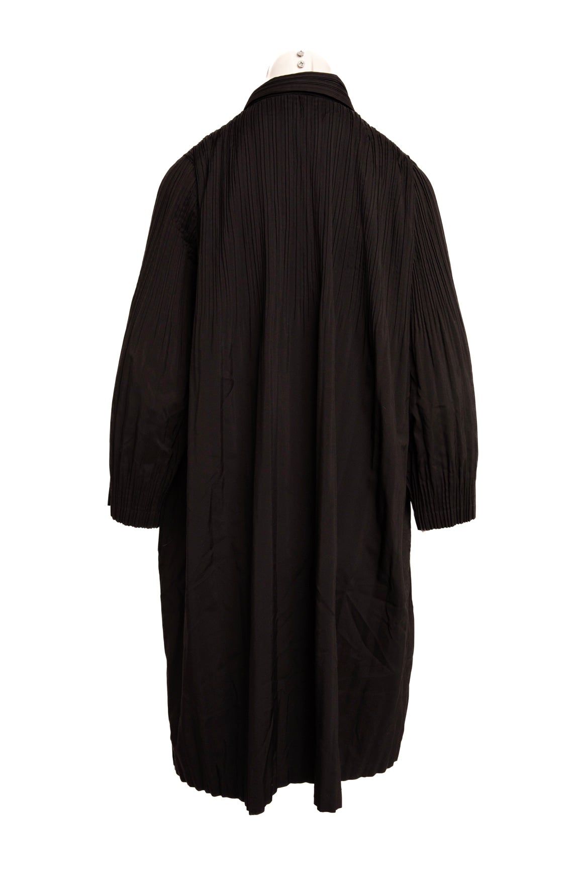 ISSEY MIYAKE Blk Pleated Trench Jacket (Sz.OS) | MOSS Consignment